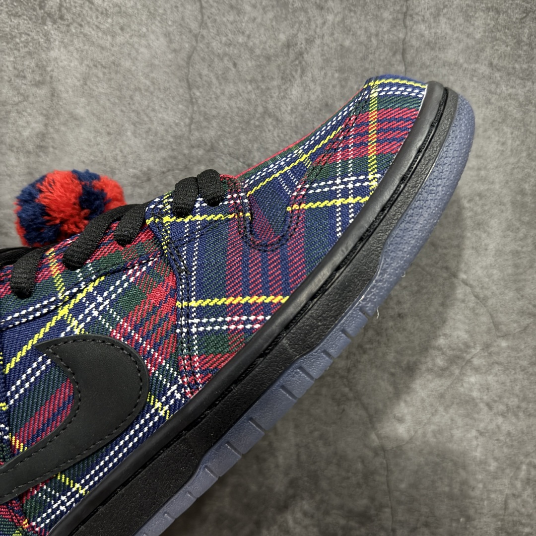 图片[6]-【Top纯原】Nike SB Dunk Low \”Nardwuar\” 联名款 苏格兰格纹低帮休闲滑板鞋 #鞋款以织物材质覆盖，鞋面采用鲜艳的格纹设计，将红色、绿色、海军蓝和黄色以苏格兰格子呢的格纹图案巧妙融合。 货号： II1493-600 尺码：40 40.5 41 42 42.5 43 44 44.5 45 46 47.5-选品中心