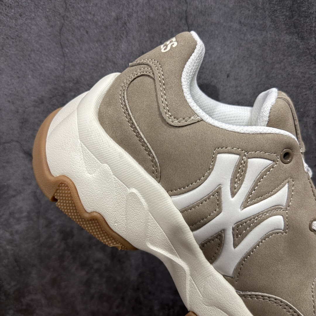 图片[7]-【纯原版】韩国洋基队NY大标潮流老爹鞋 MLB小白鞋市面上唯一顶级纯原版本 原材料打造 原楦原档案数据开发版型 完美鞋头弧度/后套收口效果🆚市面文案版本‼️ 原厂立体填充鞋舌海绵 中底注胶孔原数据开发模具大底原厂转印标 ins 抖音 快手 小红书网红老爹鞋 韩国洋基队NY大标潮流老爹鞋 内增高6cm 原厂1：1模具开发 原厂进口纳米材质 原厂 全套手提袋 原盒雷射防伪标包装 天猫订单品质 官网尺码35 36 36.5 37.5 38 38.5 39 40 40.5 41 42 42.5 43 44 45-选品中心