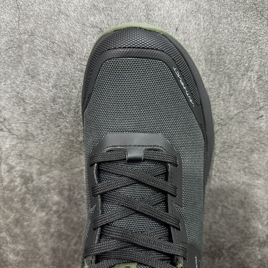 图片[5]-【公司级】凯乐石KAILAS 界山GTX 户外运动 防滑耐磨防水 低帮 登山徒步鞋 男款 KAILAS凯乐石品牌是全球三大全系攀登品牌之一，于2003年创立于中国广州，致力于为有攀登梦想的户外运动员及爱好者，研发制造功能性专业装备，满足他们在极限环境下安全舒适的需求，凯乐石专注于科技面料的开发及专业功能设计，产品线覆盖登山、攀岩、徒步、越野跑山、露营、旅行等多项户外运动，通过运动员的测试反馈，不断进化迭代，产品荣获国内外大奖71座，发明专利21个，更突破性的自主研发攀登器械，打造出中国的攀登硬实力 尺码：39 40 41 42 43 44-选品中心