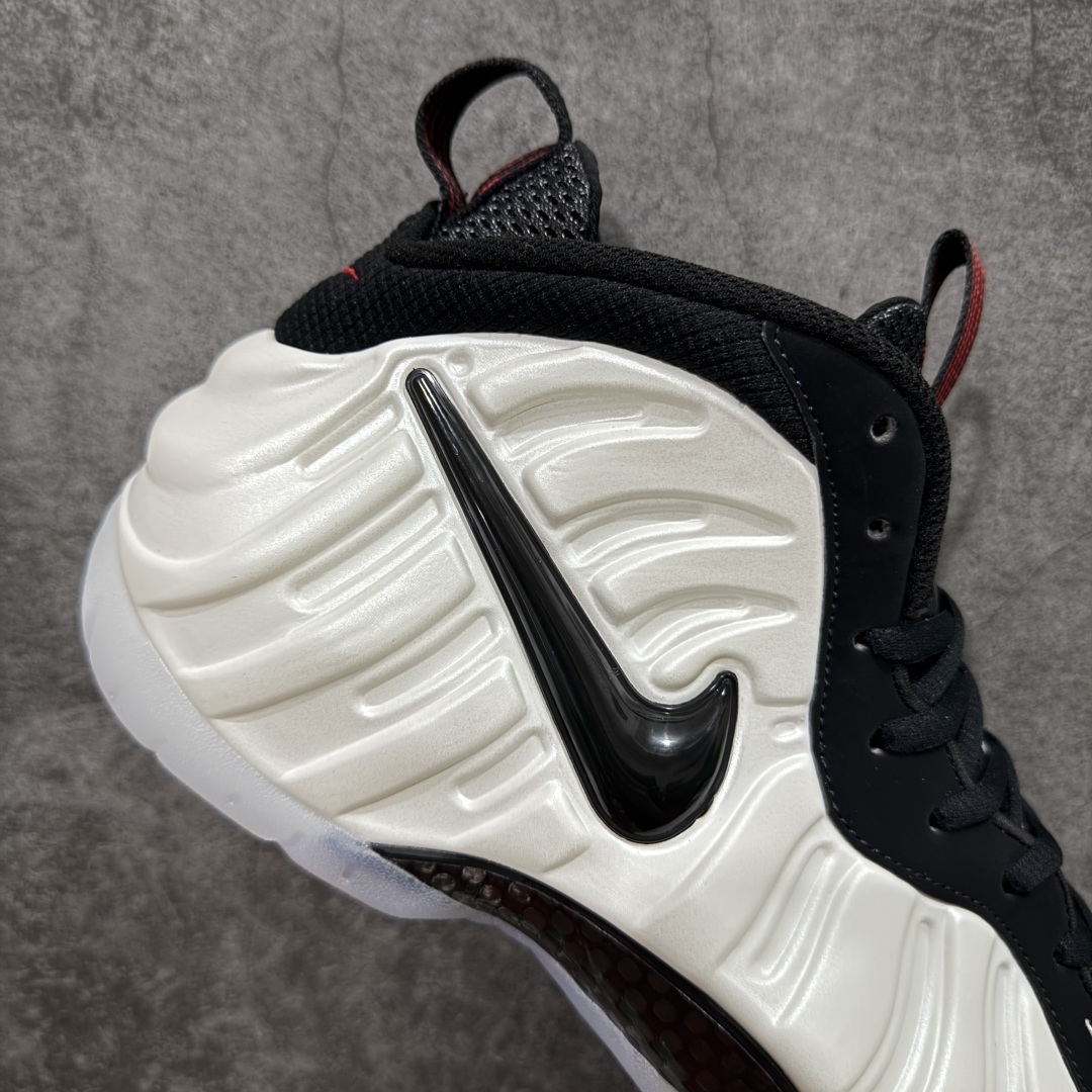 图片[7]-【莞产纯原】NK Air Foamposite One 市售最强品质 莞产顶级品质 白黑奶泡 2025 喷泡 HF0794-200 莞产原底面 公司渠道同模具 鞋型发泡360度无死角 双层Zoom气垫植入 中底完美注胶 搭载原厂碳纤维材质 诞生于1997年的NK Air Foamposite系列可以说是整个球鞋历史上最为经典的系列之一 也就是我们常说的“喷”和“泡” 其中“喷”由Foamposite One代言人Penny的英文音译而来 而“泡”则来源于另一款鞋型 Foamposite Pro中\”pro\”的音译 在诞生初期 由于高昂的造价以及超前的外形 Foamposite系列的反对者不在少数 甚至有人认为这款鞋会毁掉整个球鞋行业 但事实证明这双灵感来自于甲虫 自带“黑科技”鞋面以及双层Zoom+大块碳板的太空球鞋不仅受到了大众的接受与追捧 并且成功的影响了篮球鞋的发展 尺码：40 40.5 41 42 42.5 43 44 44.5 45 46 47.5-选品中心