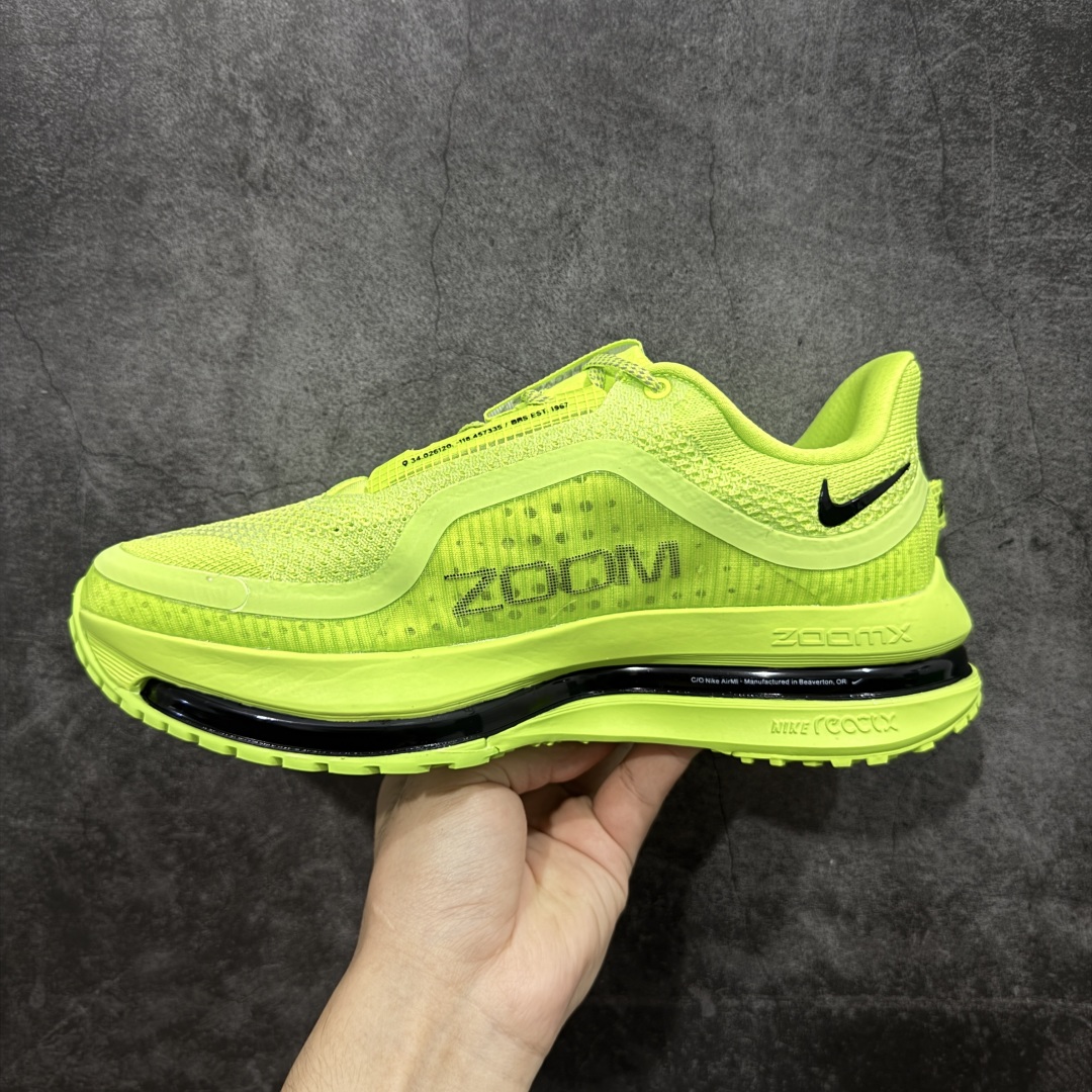 图片[2]-【S版纯原】Nike Pegasus Premium Airscape 舒适百搭减震防滑耐磨透气 低帮跑步鞋 荧光绿色 HQ2592-700    低帮跑步鞋，简约又不失活力，上脚超吸睛。  它不仅颜值高，性能更是一绝！  全掌气垫科技，减震防滑超耐磨，每一步都能感受到强劲回弹，给双脚舒适支撑。  透气鞋面，跑步时双脚也能自由呼吸。    #独家原包 原底原料 开模打造  #原厂鞋标 高精密准度  #原楦原纸板开发 匹配原版98%以上  #后跟弧度 正确呈现  #原厂皮料 质感无敌  #皮料切割干净 无任何毛边 清洁度细节完美    尺码：35.5-46-选品中心