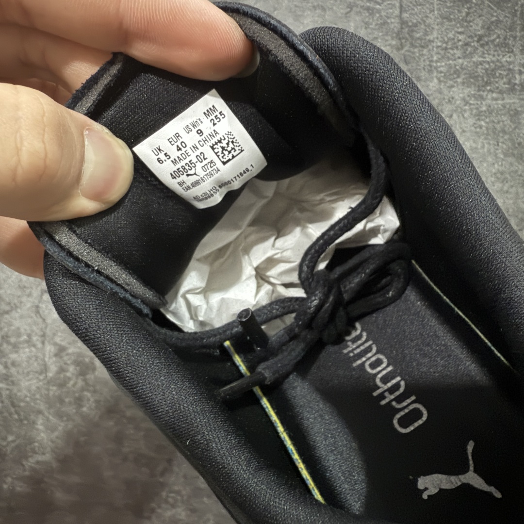 图片[7]-【CS纯原版】Puma Speedcat OG Sparco 彪马罗马阿莫尔系列 复古运动休闲赛车跑鞋 纯黑拼接 405835-02 市场第一梯队品质 版型 细节 烫金走线 完全碾压市场任意版本 欢迎对比🆚 工厂耗时3个月开发 原装档案原数据纸版楦型 采用固色翻毛皮鞋面材质(正确二次成型\’猛帮\’成型工艺🆚区别市面版本!!) 外置原数据开发轻量耐磨橡胶大底💪🏻 全球知名运动品牌PUMA宝马赛车系列 融合了宝马车队的标志性配色 以趣味十足又前卫复古的设计引领潮流 将赛道精神融入街头时尚 开启前卫竞速之旅 主打前卫复古风 Roma鞋款的鞋侧以复古的流线造型 缀以宝马经典Logo 巧妙吸睛 而Speedcat鞋款以亮眼三色条纹元素缀以舒适鞋面 赋予了独特的个性美学 演绎赛车的无尽能量 尺码：35.5-45-选品中心