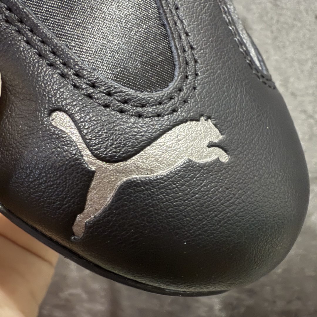 图片[5]-【CS纯原版】Puma Speedcat OG Sparco 彪马罗马阿莫尔系列 复古运动休闲赛车跑鞋 纯黑拼接 405835-02 市场第一梯队品质 版型 细节 烫金走线 完全碾压市场任意版本 欢迎对比🆚 工厂耗时3个月开发 原装档案原数据纸版楦型 采用固色翻毛皮鞋面材质(正确二次成型\’猛帮\’成型工艺🆚区别市面版本!!) 外置原数据开发轻量耐磨橡胶大底💪🏻 全球知名运动品牌PUMA宝马赛车系列 融合了宝马车队的标志性配色 以趣味十足又前卫复古的设计引领潮流 将赛道精神融入街头时尚 开启前卫竞速之旅 主打前卫复古风 Roma鞋款的鞋侧以复古的流线造型 缀以宝马经典Logo 巧妙吸睛 而Speedcat鞋款以亮眼三色条纹元素缀以舒适鞋面 赋予了独特的个性美学 演绎赛车的无尽能量 尺码：35.5-45-选品中心