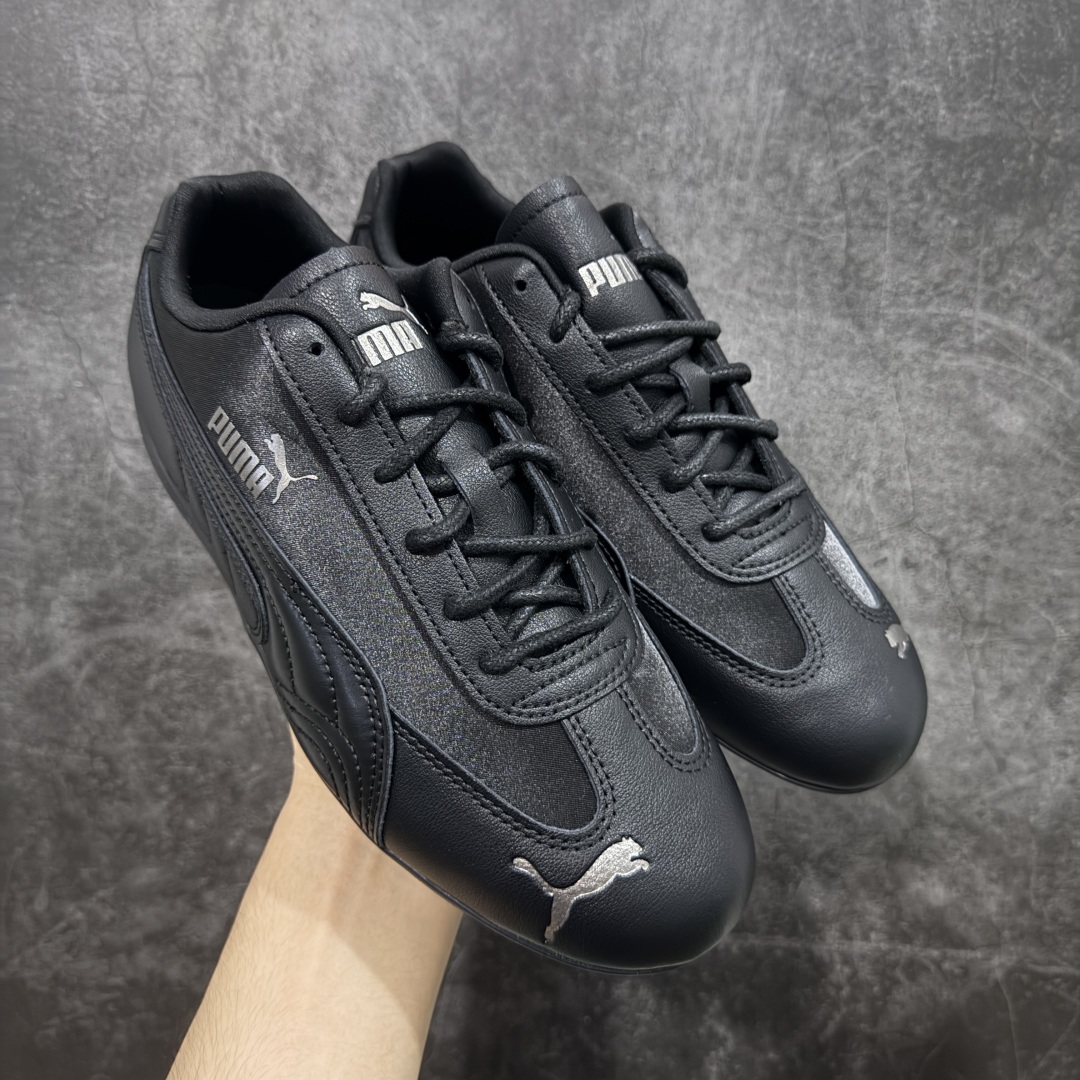 【CS纯原版】Puma Speedcat OG Sparco 彪马罗马阿莫尔系列 复古运动休闲赛车跑鞋 纯黑拼接 405835-02 市场第一梯队品质 版型 细节 烫金走线 完全碾压市场任意版本 欢迎对比🆚 工厂耗时3个月开发 原装档案原数据纸版楦型 采用固色翻毛皮鞋面材质(正确二次成型\'猛帮\'成型工艺🆚区别市面版本!!) 外置原数据开发轻量耐磨橡胶大底💪🏻 全球知名运动品牌PUMA宝马赛车系列 融合了宝马车队的标志性配色 以趣味十足又前卫复古的设计引领潮流 将赛道精神融入街头时尚 开启前卫竞速之旅 主打前卫复古风 Roma鞋款的鞋侧以复古的流线造型 缀以宝马经典Logo 巧妙吸睛 而Speedcat鞋款以亮眼三色条纹元素缀以舒适鞋面 赋予了独特的个性美学 演绎赛车的无尽能量 尺码:35.5-45-选品中心