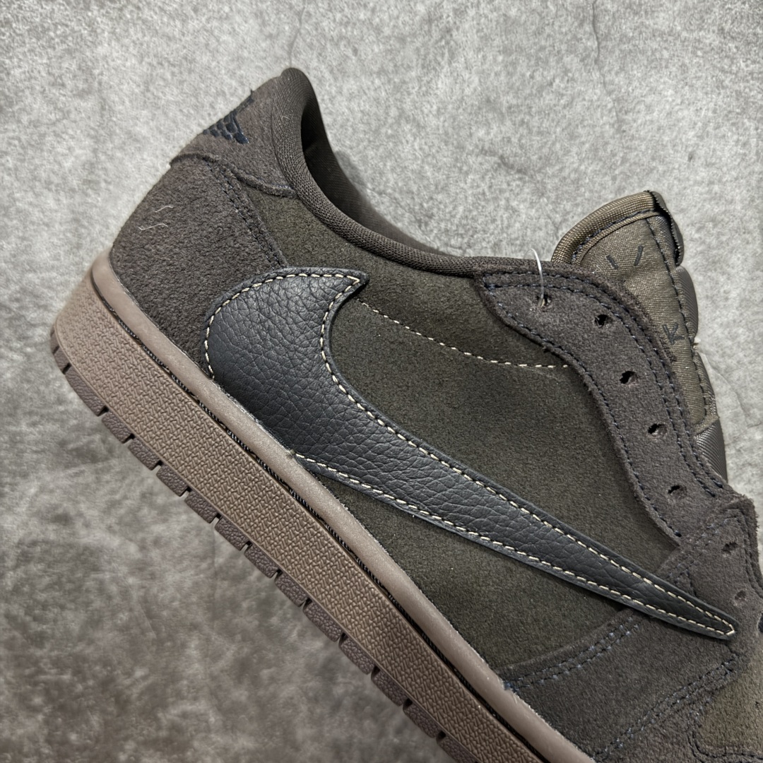 图片[7]-【原厂版】Air Jordan 1 x Travis Scott AJ1 x TS联名棕钩低帮 DM7866-202 超级强悍品质 可对比市场各大纯原版本 专业aj大厂出品 对细节的把控毋庸置疑 材料也是用最接近原鞋的头层皮料 所有地方都没有做到减配 原厂鞋楦打造完美鞋型 整体鞋型以及后跟做的弧度做的非常好 鞋带为原厂打蜡鞋带 粗细程度同步原鞋 裁片清洁度到位 无明显瑕疵毛边 免修产品 正确针车 该重针 该有尖角的地方都有做到 鞋价格非常香 转手可闭眼卖高价 到手各位就知道货有多好 绝对秒杀一切同价格货品 尺码：40-47.5-选品中心