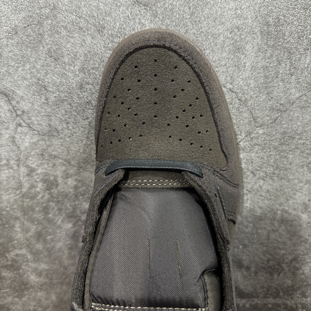 图片[5]-【原厂版】Air Jordan 1 x Travis Scott AJ1 x TS联名棕钩低帮 DM7866-202 超级强悍品质 可对比市场各大纯原版本 专业aj大厂出品 对细节的把控毋庸置疑 材料也是用最接近原鞋的头层皮料 所有地方都没有做到减配 原厂鞋楦打造完美鞋型 整体鞋型以及后跟做的弧度做的非常好 鞋带为原厂打蜡鞋带 粗细程度同步原鞋 裁片清洁度到位 无明显瑕疵毛边 免修产品 正确针车 该重针 该有尖角的地方都有做到 鞋价格非常香 转手可闭眼卖高价 到手各位就知道货有多好 绝对秒杀一切同价格货品 尺码：40-47.5-选品中心