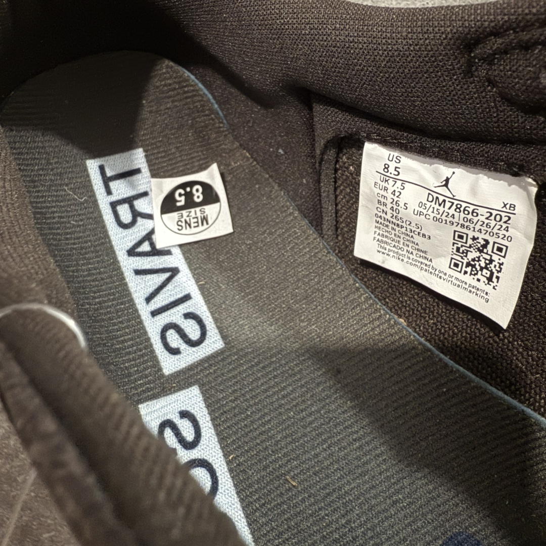 图片[6]-【原厂版】Air Jordan 1 x Travis Scott AJ1 x TS联名棕钩低帮 DM7866-202 超级强悍品质 可对比市场各大纯原版本 专业aj大厂出品 对细节的把控毋庸置疑 材料也是用最接近原鞋的头层皮料 所有地方都没有做到减配 原厂鞋楦打造完美鞋型 整体鞋型以及后跟做的弧度做的非常好 鞋带为原厂打蜡鞋带 粗细程度同步原鞋 裁片清洁度到位 无明显瑕疵毛边 免修产品 正确针车 该重针 该有尖角的地方都有做到 鞋价格非常香 转手可闭眼卖高价 到手各位就知道货有多好 绝对秒杀一切同价格货品 尺码：40-47.5-选品中心
