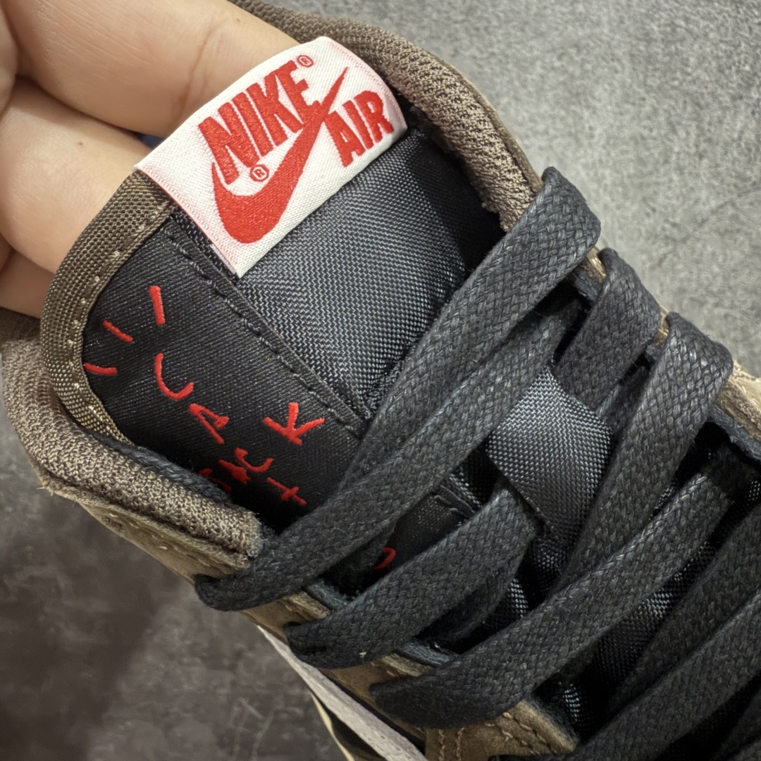 图片[6]-【原厂版】Air Jordan 1 x Travis Scott AJ1 x TS联名棕黑倒钩低帮 CQ4277-001 超级强悍品质 可对比市场各大纯原版本 专业aj大厂出品 对细节的把控毋庸置疑 材料也是用最接近原鞋的头层皮料 所有地方都没有做到减配 原厂鞋楦打造完美鞋型 整体鞋型以及后跟做的弧度做的非常好 鞋带为原厂打蜡鞋带 粗细程度同步原鞋 裁片清洁度到位 无明显瑕疵毛边 免修产品 正确针车 该重针 该有尖角的地方都有做到 鞋价格非常香 转手可闭眼卖高价 到手各位就知道货有多好 绝对秒杀一切同价格货品 尺码：36-47.5-选品中心