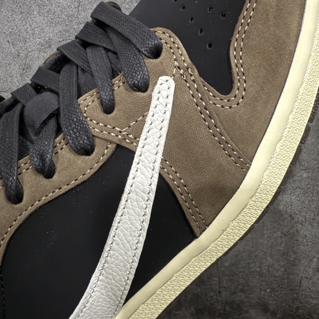 图片[4]-【原厂版】Air Jordan 1 x Travis Scott AJ1 x TS联名棕黑倒钩低帮 CQ4277-001 超级强悍品质 可对比市场各大纯原版本 专业aj大厂出品 对细节的把控毋庸置疑 材料也是用最接近原鞋的头层皮料 所有地方都没有做到减配 原厂鞋楦打造完美鞋型 整体鞋型以及后跟做的弧度做的非常好 鞋带为原厂打蜡鞋带 粗细程度同步原鞋 裁片清洁度到位 无明显瑕疵毛边 免修产品 正确针车 该重针 该有尖角的地方都有做到 鞋价格非常香 转手可闭眼卖高价 到手各位就知道货有多好 绝对秒杀一切同价格货品 尺码：36-47.5-选品中心