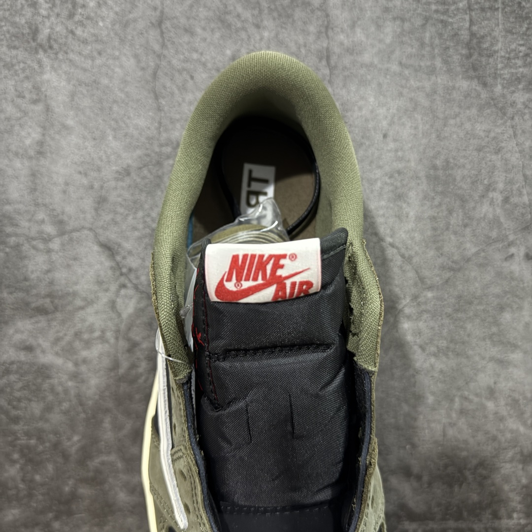 图片[8]-【原厂版】Air Jordan 1 x Travis Scott AJ1 x TS联名墨绿黑白倒钩低帮 DM7866-002 超级强悍品质 可对比市场各大纯原版本 专业aj大厂出品 对细节的把控毋庸置疑 材料也是用最接近原鞋的头层皮料 所有地方都没有做到减配 原厂鞋楦打造完美鞋型 整体鞋型以及后跟做的弧度做的非常好 鞋带为原厂打蜡鞋带 粗细程度同步原鞋 裁片清洁度到位 无明显瑕疵毛边 免修产品 正确针车 该重针 该有尖角的地方都有做到 鞋价格非常香 转手可闭眼卖高价 到手各位就知道货有多好 绝对秒杀一切同价格货品 尺码：36-47.5-选品中心