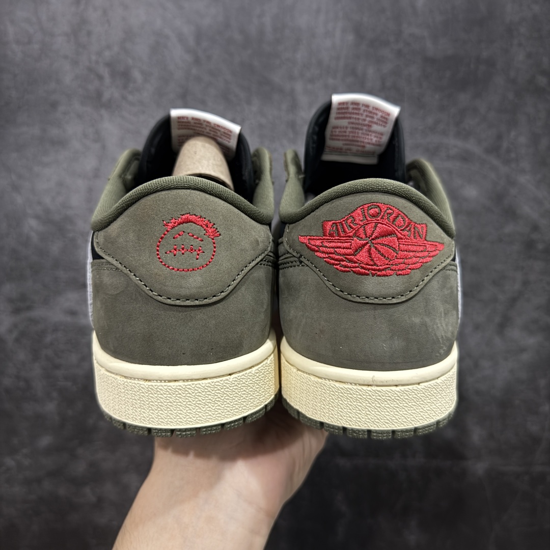 图片[4]-【原厂版】Air Jordan 1 x Travis Scott AJ1 x TS联名墨绿黑白倒钩低帮 DM7866-002 超级强悍品质 可对比市场各大纯原版本 专业aj大厂出品 对细节的把控毋庸置疑 材料也是用最接近原鞋的头层皮料 所有地方都没有做到减配 原厂鞋楦打造完美鞋型 整体鞋型以及后跟做的弧度做的非常好 鞋带为原厂打蜡鞋带 粗细程度同步原鞋 裁片清洁度到位 无明显瑕疵毛边 免修产品 正确针车 该重针 该有尖角的地方都有做到 鞋价格非常香 转手可闭眼卖高价 到手各位就知道货有多好 绝对秒杀一切同价格货品 尺码：36-47.5-选品中心