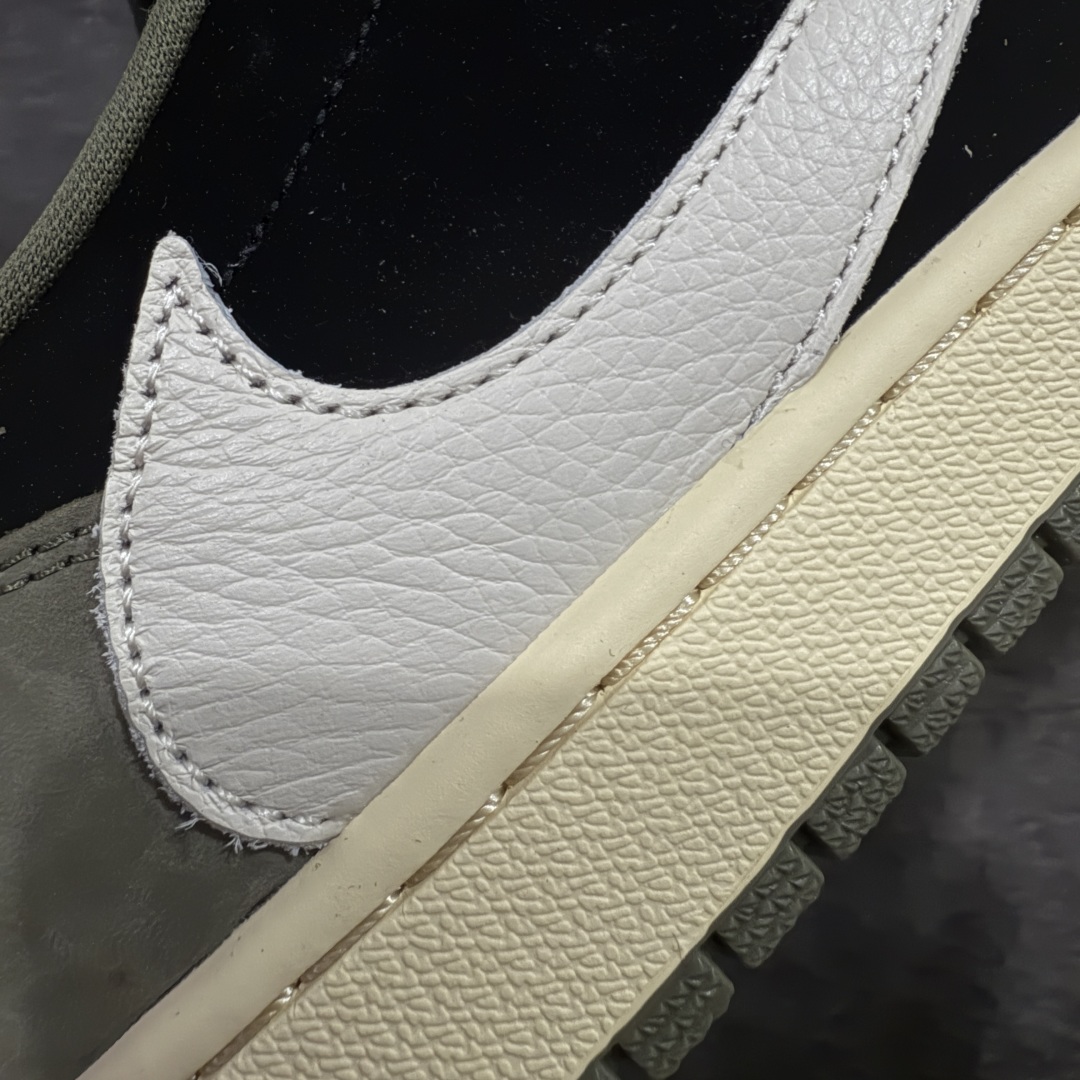 图片[3]-【原厂版】Air Jordan 1 x Travis Scott AJ1 x TS联名墨绿黑白倒钩低帮 DM7866-002 超级强悍品质 可对比市场各大纯原版本 专业aj大厂出品 对细节的把控毋庸置疑 材料也是用最接近原鞋的头层皮料 所有地方都没有做到减配 原厂鞋楦打造完美鞋型 整体鞋型以及后跟做的弧度做的非常好 鞋带为原厂打蜡鞋带 粗细程度同步原鞋 裁片清洁度到位 无明显瑕疵毛边 免修产品 正确针车 该重针 该有尖角的地方都有做到 鞋价格非常香 转手可闭眼卖高价 到手各位就知道货有多好 绝对秒杀一切同价格货品 尺码：36-47.5-选品中心