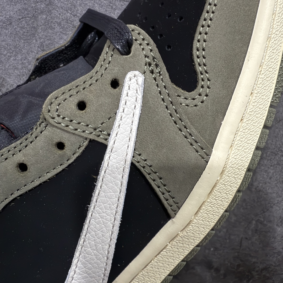 图片[4]-【原厂版】Air Jordan 1 x Travis Scott AJ1 x TS联名墨绿黑白倒钩低帮 DM7866-002 超级强悍品质 可对比市场各大纯原版本 专业aj大厂出品 对细节的把控毋庸置疑 材料也是用最接近原鞋的头层皮料 所有地方都没有做到减配 原厂鞋楦打造完美鞋型 整体鞋型以及后跟做的弧度做的非常好 鞋带为原厂打蜡鞋带 粗细程度同步原鞋 裁片清洁度到位 无明显瑕疵毛边 免修产品 正确针车 该重针 该有尖角的地方都有做到 鞋价格非常香 转手可闭眼卖高价 到手各位就知道货有多好 绝对秒杀一切同价格货品 尺码：36-47.5-选品中心