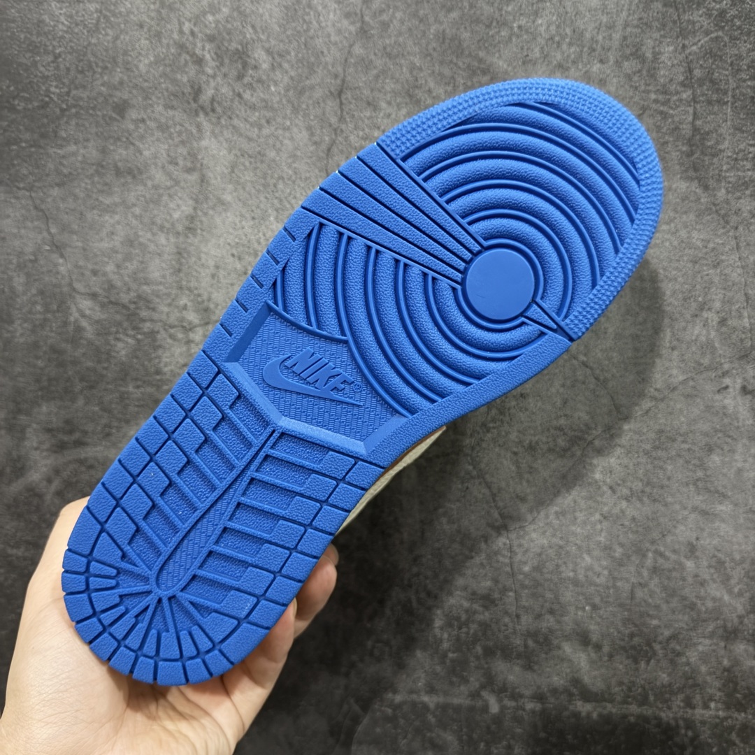 图片[9]-【原厂版】Air Jordan 1 x Travis Scott AJ1 x TS联名白蓝倒钩低帮 DM7866-104 超级强悍品质 可对比市场各大纯原版本 专业aj大厂出品 对细节的把控毋庸置疑 材料也是用最接近原鞋的头层皮料 所有地方都没有做到减配 原厂鞋楦打造完美鞋型 整体鞋型以及后跟做的弧度做的非常好 鞋带为原厂打蜡鞋带 粗细程度同步原鞋 裁片清洁度到位 无明显瑕疵毛边 免修产品 正确针车 该重针 该有尖角的地方都有做到 鞋价格非常香 转手可闭眼卖高价 到手各位就知道货有多好 绝对秒杀一切同价格货品 尺码：36-47.5-选品中心