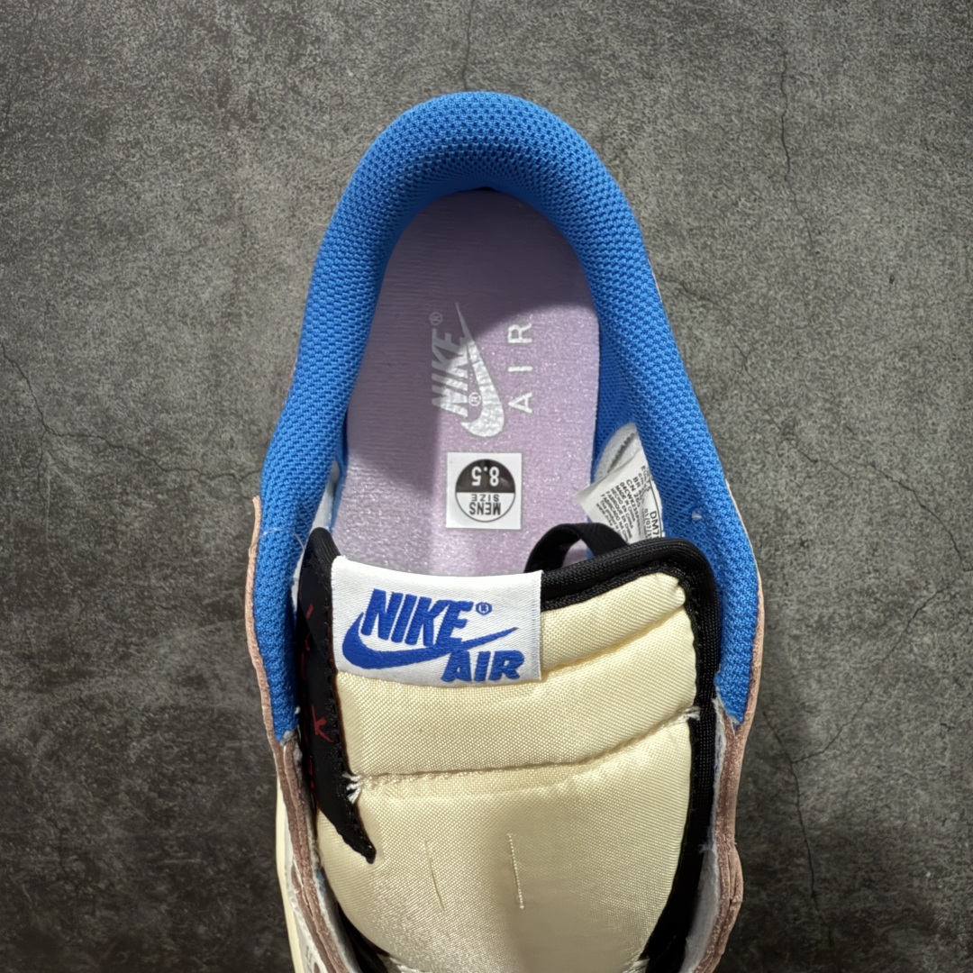 图片[8]-【原厂版】Air Jordan 1 x Travis Scott AJ1 x TS联名白蓝倒钩低帮 DM7866-104 超级强悍品质 可对比市场各大纯原版本 专业aj大厂出品 对细节的把控毋庸置疑 材料也是用最接近原鞋的头层皮料 所有地方都没有做到减配 原厂鞋楦打造完美鞋型 整体鞋型以及后跟做的弧度做的非常好 鞋带为原厂打蜡鞋带 粗细程度同步原鞋 裁片清洁度到位 无明显瑕疵毛边 免修产品 正确针车 该重针 该有尖角的地方都有做到 鞋价格非常香 转手可闭眼卖高价 到手各位就知道货有多好 绝对秒杀一切同价格货品 尺码：36-47.5-选品中心