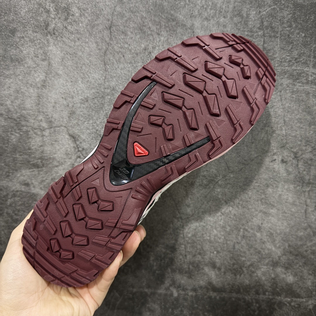 图片[9]-【绿x版】SALOMON XA Pro 3D ADV 萨洛蒙潮流越野机能户外功能鞋 白粉色478676新配色出货 纯原外贸平台特供订单 耗时半年巨作 全套原纸板楦头开发 原厂特供网布配套加持 确保原汁原味 完美呈现版型 原档数据独家私模五层组合大底 男女鞋同步官方开发至46.5 原装Ortholite轻量化鞋垫 中底布带钢印编号 原厂TPU锁扣 进口港宝加持 后跟自然饱满 还原公司包裹性 鞋面采用SENSIFT贴合技术 全方位贴合包裹脚型 鞋跟部鞋底牵引设计 提供强大的抓地性能 更适应野外崎岖不平的道路 其3D ADVANCED CHASSIS底盘 材料轻量大化 钉齿设计更具稳定性 防护性 鞋底易磨损区运用CONTAGRIP高耐磨材料 应对城市硬质路面长距离跑考验 尺码：36 36.5 37.5 38 38.5 39 40-选品中心