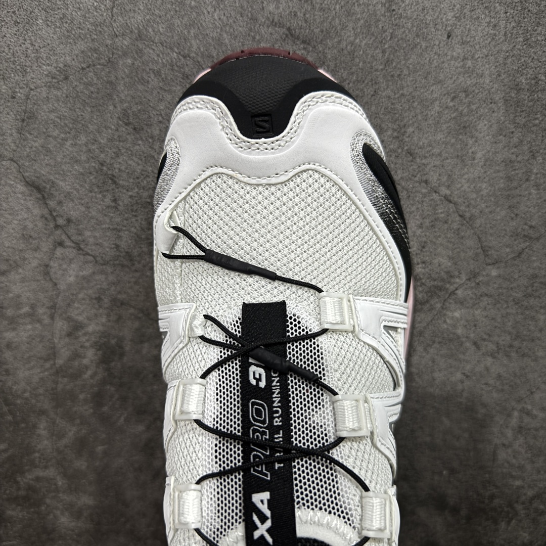 图片[5]-【绿x版】SALOMON XA Pro 3D ADV 萨洛蒙潮流越野机能户外功能鞋 白粉色478676新配色出货 纯原外贸平台特供订单 耗时半年巨作 全套原纸板楦头开发 原厂特供网布配套加持 确保原汁原味 完美呈现版型 原档数据独家私模五层组合大底 男女鞋同步官方开发至46.5 原装Ortholite轻量化鞋垫 中底布带钢印编号 原厂TPU锁扣 进口港宝加持 后跟自然饱满 还原公司包裹性 鞋面采用SENSIFT贴合技术 全方位贴合包裹脚型 鞋跟部鞋底牵引设计 提供强大的抓地性能 更适应野外崎岖不平的道路 其3D ADVANCED CHASSIS底盘 材料轻量大化 钉齿设计更具稳定性 防护性 鞋底易磨损区运用CONTAGRIP高耐磨材料 应对城市硬质路面长距离跑考验 尺码：36 36.5 37.5 38 38.5 39 40-选品中心
