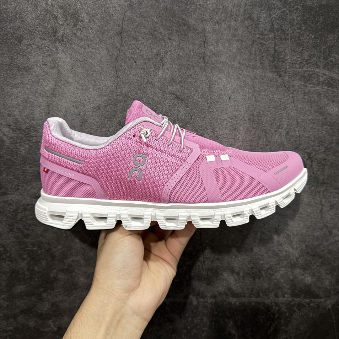 【FS版本】On 昂跑训练鞋Cloud 6代 新品男女同款缓震徒步鞋厚底增高运动老爹鞋 云模块高弹eva十橡胶组合,缓震回弹双效合一,抓地力及耐磨性兼备原装进口织物鞋面,厚实兼备透气性,同步原版高频压印及压胶处理,3m反光加持缓震性能提升:cloudtilt 2.0采用了先进的缓震技术,能够有效减少跑步时对关节的冲击,保护运动者的健康。其独特的缓震系统设计能够提供稳定的支撑,确保跑者在跑道上尽情释放潜能。 这款运动鞋注重透气性和舒适性,采用轻盈透气的材料,确保双脚在奔跑中感受自由和快感。紧密贴合脚型的设计,提供稳定的支撑,让跑者在奔跑中更加自如。 尺码:36 36.5 37 38 38.5 39 40 40.5 41 42 42.5 43 44 44.5 45-选品中心