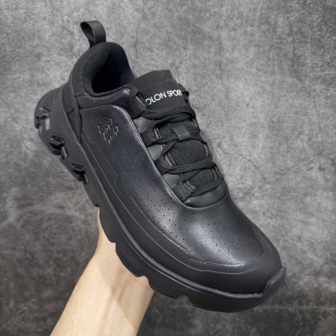 图片[3]-【莞产纯原】可隆KOLON SPORT 户外舒适柔软 防水支撑轻便回弹 低帮 徒步鞋 男女同款 黑色 脚感软到像踩云朵☁️—鞋面柔软贴合脚型，走石子路也不硌脚；防滑V黄金大底纹路深似锯齿，泥地、陡坡都稳稳拿捏，下雨天也不怕打滑。黑色耐脏又百搭，日常穿去上班是低调质感，进山徒步是可靠装备，从城市到山野，一双鞋承包所有 “出走计划” 尺码：39-44-选品中心