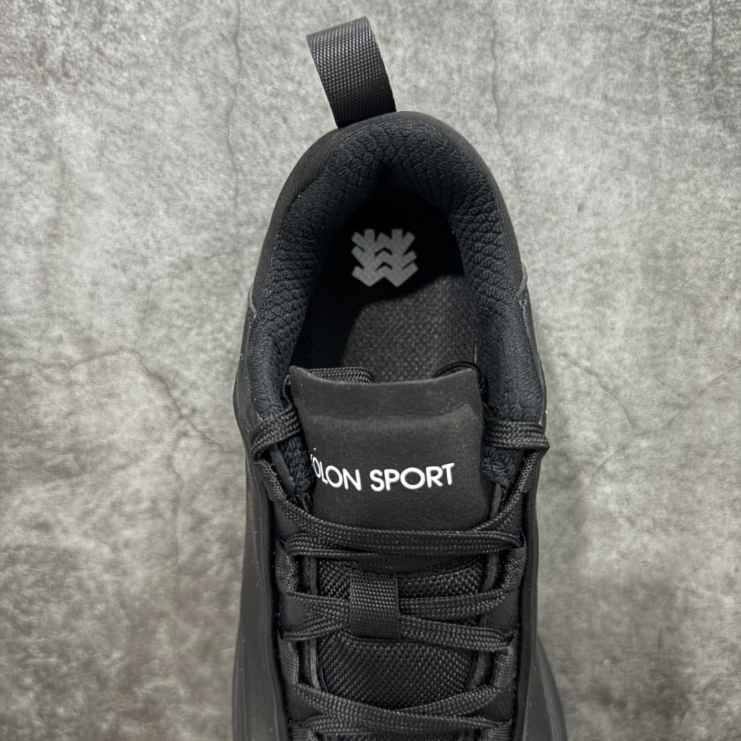 图片[8]-【莞产纯原】可隆KOLON SPORT 户外舒适柔软 防水支撑轻便回弹 低帮 徒步鞋 男女同款 黑色 脚感软到像踩云朵☁️—鞋面柔软贴合脚型，走石子路也不硌脚；防滑V黄金大底纹路深似锯齿，泥地、陡坡都稳稳拿捏，下雨天也不怕打滑。黑色耐脏又百搭，日常穿去上班是低调质感，进山徒步是可靠装备，从城市到山野，一双鞋承包所有 “出走计划” 尺码：39-44-选品中心