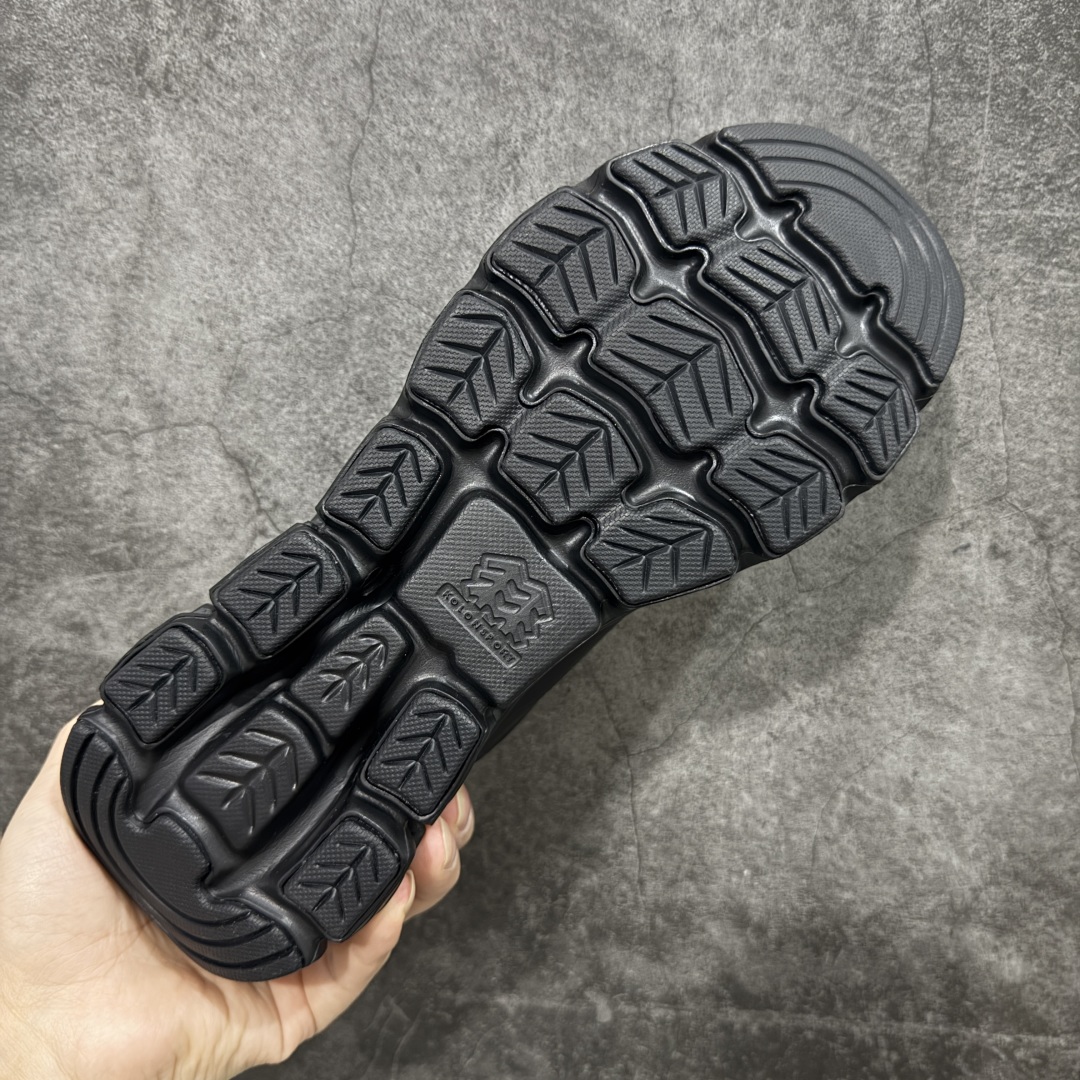 图片[9]-【莞产纯原】可隆KOLON SPORT 户外舒适柔软 防水支撑轻便回弹 低帮 徒步鞋 男女同款 黑色 脚感软到像踩云朵☁️—鞋面柔软贴合脚型，走石子路也不硌脚；防滑V黄金大底纹路深似锯齿，泥地、陡坡都稳稳拿捏，下雨天也不怕打滑。黑色耐脏又百搭，日常穿去上班是低调质感，进山徒步是可靠装备，从城市到山野，一双鞋承包所有 “出走计划” 尺码：39-44-选品中心