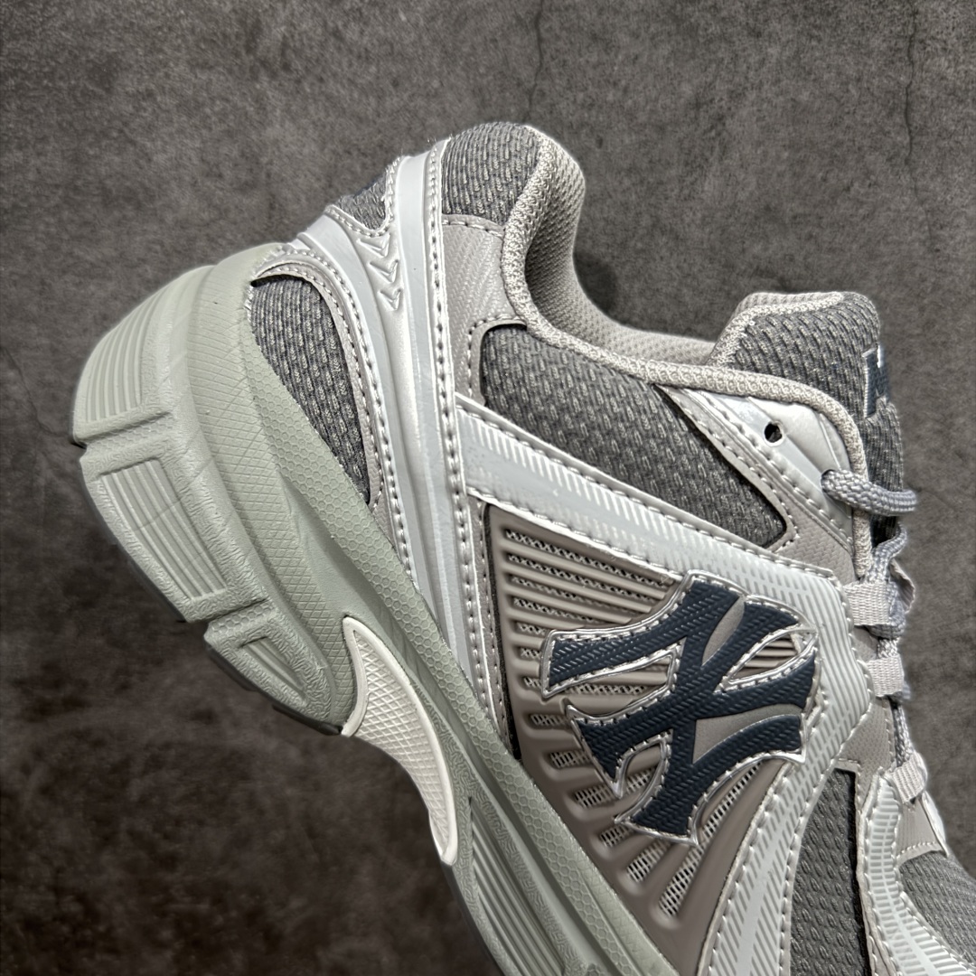 图片[7]-【纯原版】韩国洋基队NY大标潮流老爹鞋 MLB Trophy Runner 小白鞋复古轻便增高运动鞋新款绑带时尚潮流百搭 原材料打造 原楦原档案数据开发版型 完美鞋头弧度/后套收口效果🆚市面文案版本‼️ 原厂立体填充鞋舌海绵 中底注胶孔原数据开发模具大底 原厂转印标 保证不掉字 内增高6cm 原厂1：1模具开发 原厂进口纳米材质 原厂 全套手提袋 原盒雷射防伪标包装 天猫订单品质 官网尺码35 36 36.5 37.5 38 38.5 39 40 40.5 41 42 42.5 43 44 45-选品中心