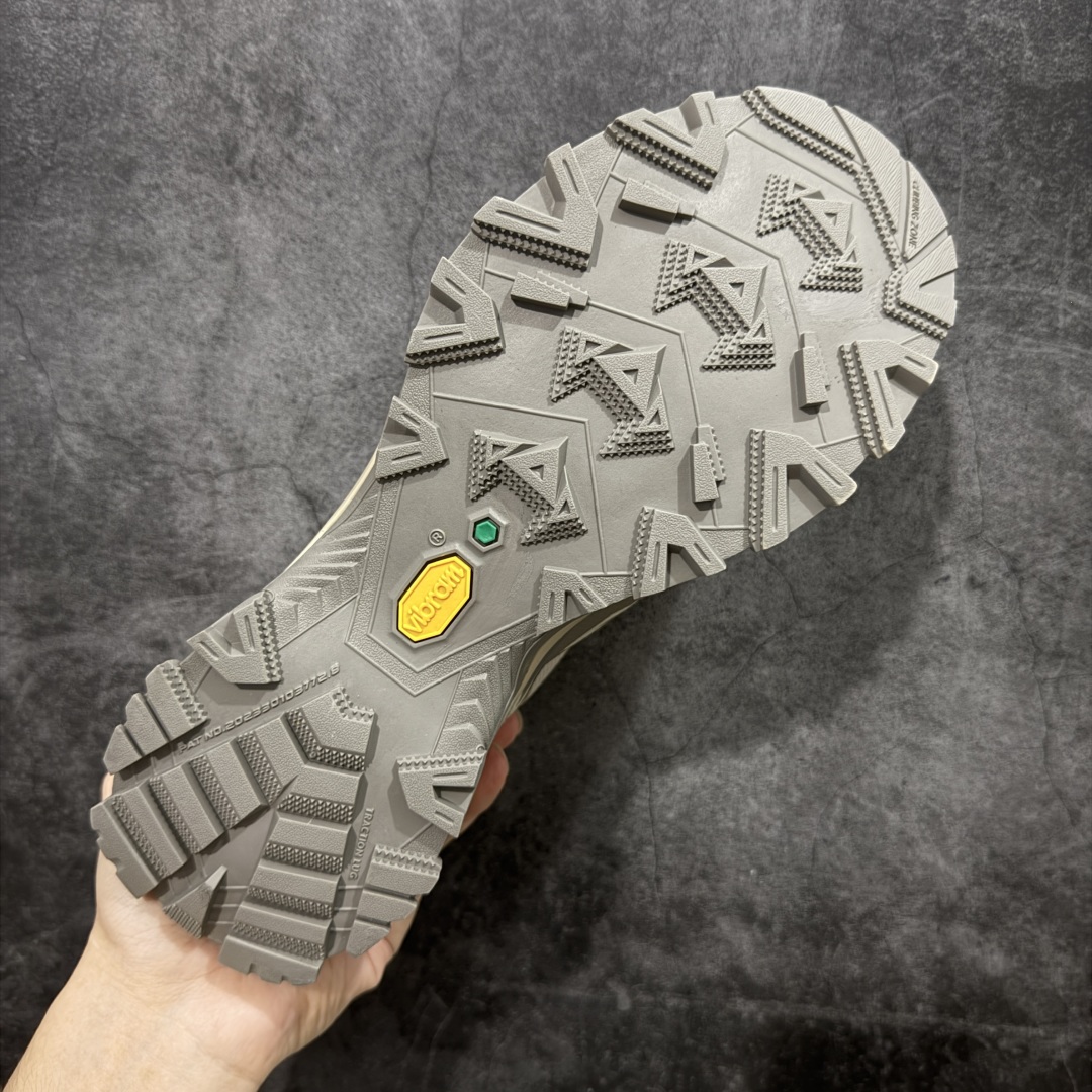 图片[9]-【GX纯原】凯乐石KAILAS 远征5 FLT 舒适简约经典登山 防滑耐磨防水 低帮 徒步鞋 市面唯一正确防泼水防水面料 正确防水内里布 真正做到内外防水 区别市场假防水 鞋面材质：运用耐磨防砂网布，能防止沙石进入鞋内，同时具备良好的透气性，可让脚部保持干爽。 \\t鞋底性能：搭载Vibram防滑耐磨大底，有出色的抓地力，仿鲨齿纹路设计，能应对各种复杂路面；鞋底还能提供良好的稳定性和支撑力，减少脚部疲劳。 \\t防水技术：采用FILTERTEC防水透气技术，防水指数高达8000mm H₂O，能有效防止雨水渗透，同时能保持脚面干爽。 \\t细节设计：鞋头采用橡胶防撞包边，保护脚趾免受伤害；鞋舌一体式设计，防止碎石泥沙进入；采用亚洲人脚型鞋楦设计，配合中腰包裹，提高舒适性。 适用场景：适合多日或单日轻装徒步，也可用于城市通勤，是一双兼顾户外与日常穿着的多功能鞋子。 尺码：40 41.5 42 42.5 43 44 44.5 45（女码第二轮出货）-选品中心