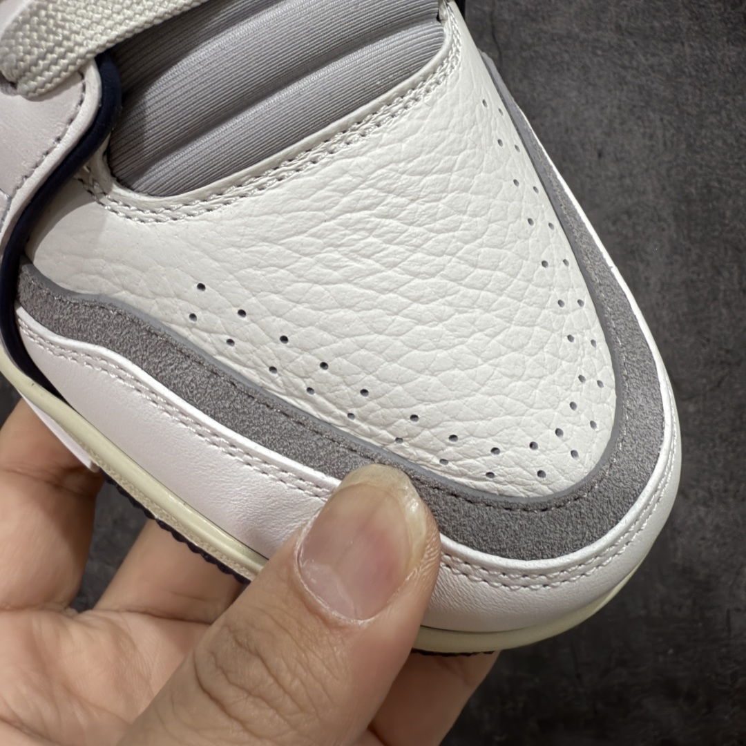 图片[6]-【私人订单】Louis Vuitton LV Trainer 系列 市场最强版 没有之一的存在💪🏻 2025最新版 同步官方星空鞋盒 礼盒包装 纯原顶级高端复刻 高端零售首选版本 购入2025 最新原版1-1开发复刻 相似度百分之99 大货拿在手上无法辨别真假 全鞋身做工精细 进口西班牙3mm斗牛皮摔荔纹韧度拉力十足 鞋面压花长时间不会消失 独家网版开模侧边饰VU ITTON标志与正品完全一致 侧面白荔皮压花凹凸立体感直接媲美正品 新版正品欧斯耐高弹160垫脚 脚感超舒适 独家底磨特供双色TPU组合大底 大底采用进口橡胶树材质套包工艺 固特异缝合锁边空胶工艺 永不开胶断线。 全套专柜24年底圣诞节限定包装，另有经典黄盒包装可选配。 专柜统一尺码（偏大一码）全网独家半码 女码：35 35.5 36 36.5 37 37.5 38 38.5 39 男码：39 40 40.5 41 41.5 42 42.5 43 43.5 44 44.5 45 46 47 （欧码 皮鞋尺码）比运动鞋大一码 全网独家做到最大47码 偏大一码 45=46 46=47 47=48 独家私模-选品中心