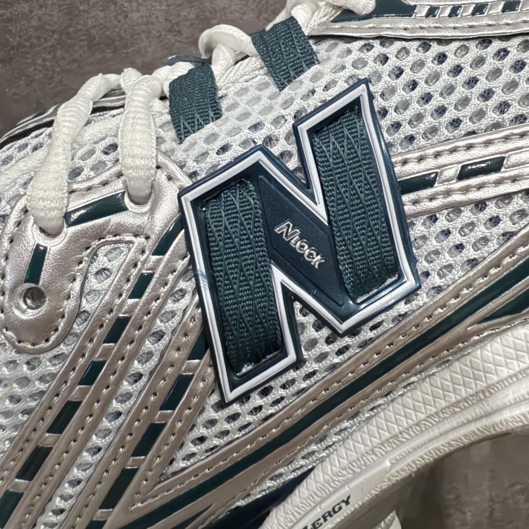 图片[4]-【BC纯原版】New Balance NB1906 复古跑鞋 U1906RCE 全新版本 东莞大厂出品 市场第一梯队品质 绝对秒杀市场货 完美版型 正确组合大底 价格一步到位‼️ 全套原楦原纸板原厂数据开发 进口三明治网面 原装进口皮料正确绒感卡色 正确中底拉帮中底网布细节 原厂标裁 带紫光防伪 定制后跟透明水晶模块 冲裁组合 大底贴合程度胶水上色把控完美 整洁度挑战全网艺术家 多道序QC把关品质完善 匠心打造 耗时多月开发完成 工艺极其复杂难度可想而知 新开独立私模大底 正确六层组合大底 高端零售专供产物 尺码：36 37 37.5 38 38.5 39 40 40.5 41 42 42.5 43 44 45-选品中心