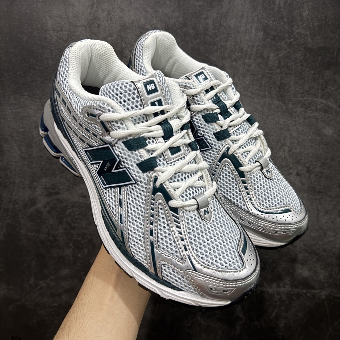 【BC纯原版】New Balance NB1906 复古跑鞋 U1906RCE 全新版本 东莞大厂出品 市场第一梯队品质 绝对秒杀市场货 完美版型 正确组合大底 价格一步到位‼️ 全套原楦原纸板原厂数据开发 进口三明治网面 原装进口皮料正确绒感卡色 正确中底拉帮中底网布细节 原厂标裁 带紫光防伪 定制后跟透明水晶模块 冲裁组合 大底贴合程度胶水上色把控完美 整洁度挑战全网艺术家 多道序QC把关品质完善 匠心打造 耗时多月开发完成 工艺极其复杂难度可想而知 新开独立私模大底 正确六层组合大底 高端零售专供产物 尺码:36 37 37.5 38 38.5 39 40 40.5 41 42 42.5 43 44 45-选品中心