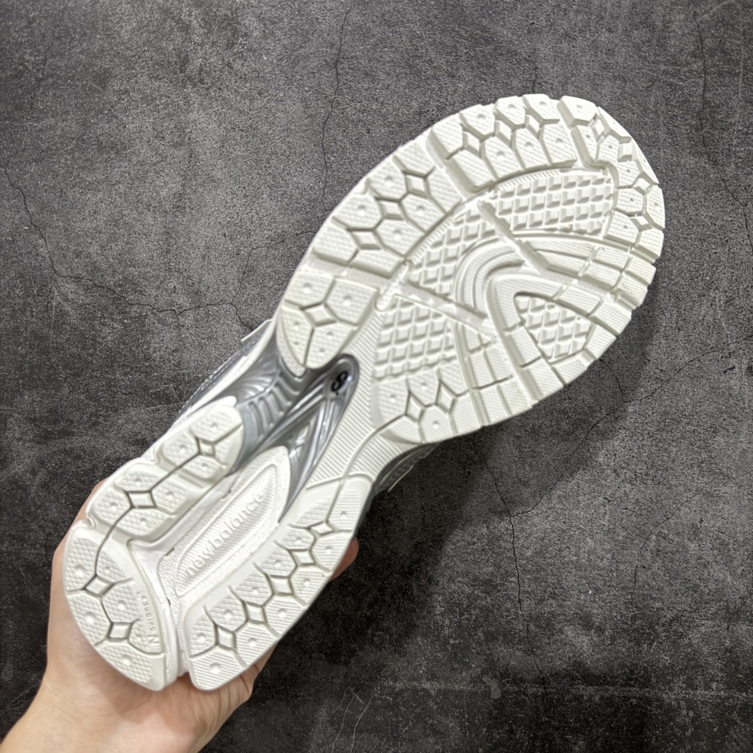 图片[9]-【BC纯原版】New Balance NB1906 复古跑鞋 M1906RCB 全新版本 东莞大厂出品 市场第一梯队品质 绝对秒杀市场货 完美版型 正确组合大底 价格一步到位‼️ 全套原楦原纸板原厂数据开发 进口三明治网面 原装进口皮料正确绒感卡色 正确中底拉帮中底网布细节 原厂标裁 带紫光防伪 定制后跟透明水晶模块 冲裁组合 大底贴合程度胶水上色把控完美 整洁度挑战全网艺术家 多道序QC把关品质完善 匠心打造 耗时多月开发完成 工艺极其复杂难度可想而知 新开独立私模大底 正确六层组合大底 高端零售专供产物 尺码：36 37 37.5 38 38.5 39 40 40.5 41 42 42.5 43 44 45-选品中心