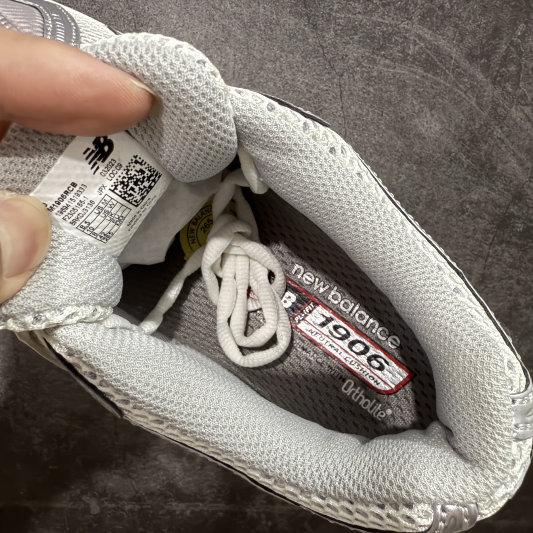 图片[8]-【BC纯原版】New Balance NB1906 复古跑鞋 M1906RCB 全新版本 东莞大厂出品 市场第一梯队品质 绝对秒杀市场货 完美版型 正确组合大底 价格一步到位‼️ 全套原楦原纸板原厂数据开发 进口三明治网面 原装进口皮料正确绒感卡色 正确中底拉帮中底网布细节 原厂标裁 带紫光防伪 定制后跟透明水晶模块 冲裁组合 大底贴合程度胶水上色把控完美 整洁度挑战全网艺术家 多道序QC把关品质完善 匠心打造 耗时多月开发完成 工艺极其复杂难度可想而知 新开独立私模大底 正确六层组合大底 高端零售专供产物 尺码：36 37 37.5 38 38.5 39 40 40.5 41 42 42.5 43 44 45-选品中心
