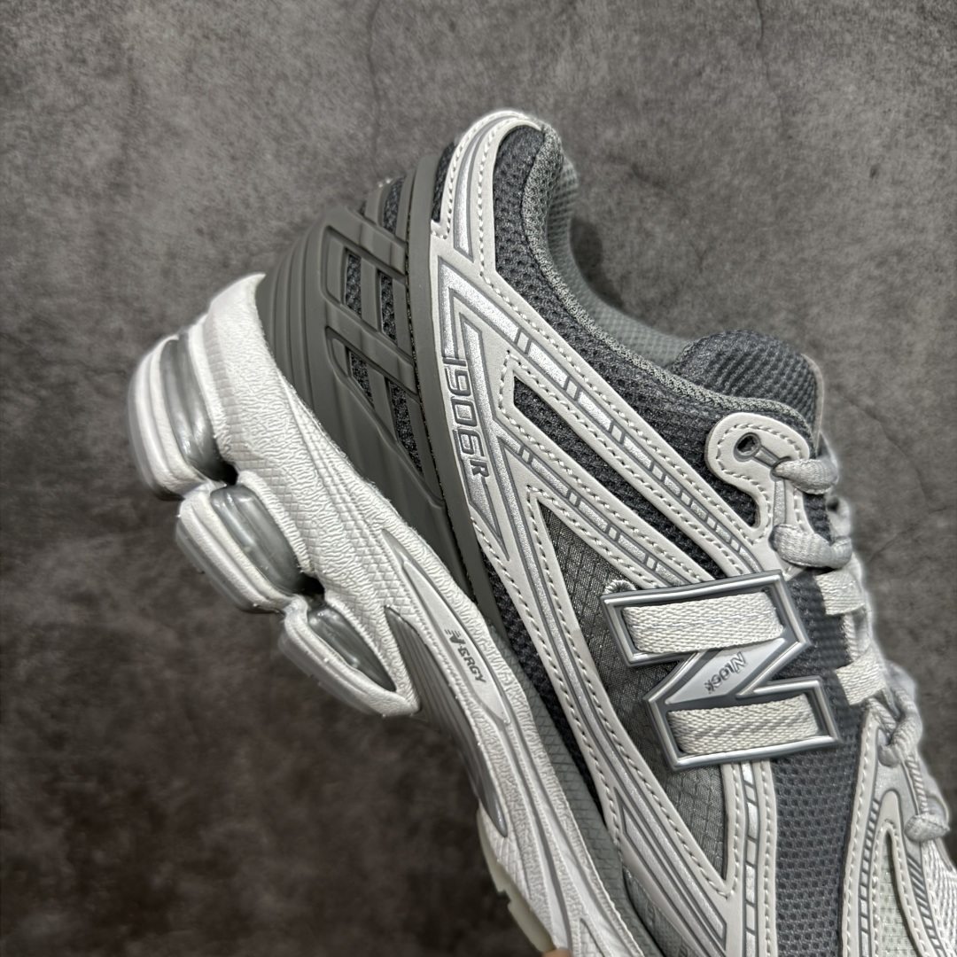 图片[7]-【BC纯原版】New Balance NB1906 复古跑鞋 U1906RNY 全新版本 东莞大厂出品 市场第一梯队品质 绝对秒杀市场货 完美版型 正确组合大底 价格一步到位‼️ 全套原楦原纸板原厂数据开发 进口三明治网面 原装进口皮料正确绒感卡色 正确中底拉帮中底网布细节 原厂标裁 带紫光防伪 定制后跟透明水晶模块 冲裁组合 大底贴合程度胶水上色把控完美 整洁度挑战全网艺术家 多道序QC把关品质完善 匠心打造 耗时多月开发完成 工艺极其复杂难度可想而知 新开独立私模大底 正确六层组合大底 高端零售专供产物 尺码：36 37 37.5 38 38.5 39 40 40.5 41 42 42.5 43 44 45-选品中心