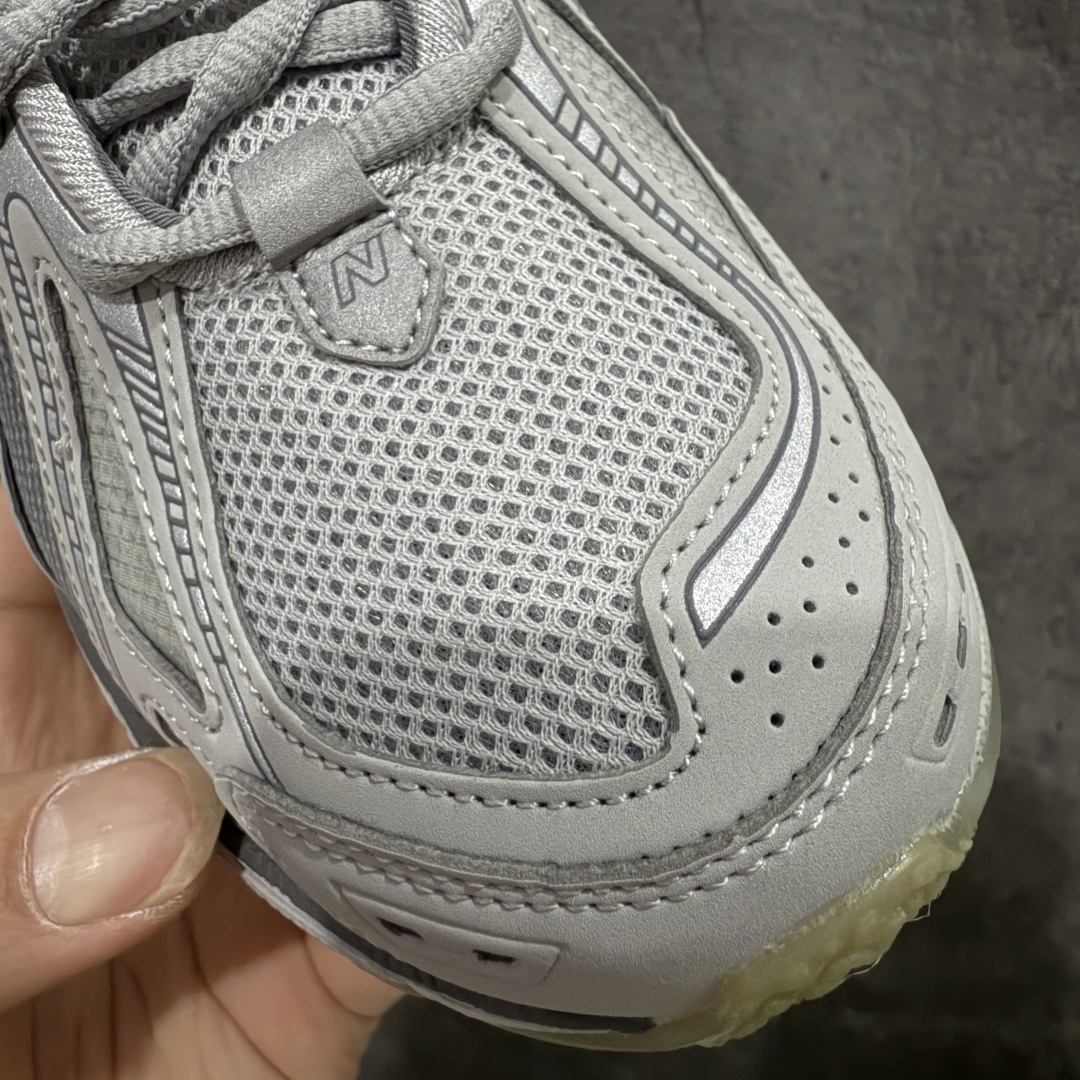 图片[6]-【BC纯原版】New Balance NB1906 复古跑鞋 U1906RNY 全新版本 东莞大厂出品 市场第一梯队品质 绝对秒杀市场货 完美版型 正确组合大底 价格一步到位‼️ 全套原楦原纸板原厂数据开发 进口三明治网面 原装进口皮料正确绒感卡色 正确中底拉帮中底网布细节 原厂标裁 带紫光防伪 定制后跟透明水晶模块 冲裁组合 大底贴合程度胶水上色把控完美 整洁度挑战全网艺术家 多道序QC把关品质完善 匠心打造 耗时多月开发完成 工艺极其复杂难度可想而知 新开独立私模大底 正确六层组合大底 高端零售专供产物 尺码：36 37 37.5 38 38.5 39 40 40.5 41 42 42.5 43 44 45-选品中心