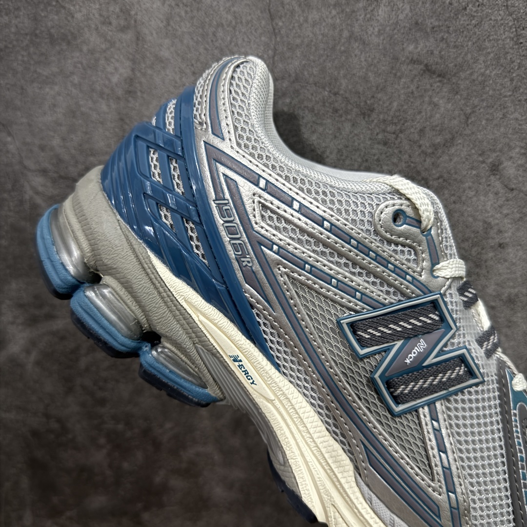 图片[7]-【BC纯原版】New Balance NB1906 复古跑鞋 M1906REO 全新版本 东莞大厂出品 市场第一梯队品质 绝对秒杀市场货 完美版型 正确组合大底 价格一步到位‼️ 全套原楦原纸板原厂数据开发 进口三明治网面 原装进口皮料正确绒感卡色 正确中底拉帮中底网布细节 原厂标裁 带紫光防伪 定制后跟透明水晶模块 冲裁组合 大底贴合程度胶水上色把控完美 整洁度挑战全网艺术家 多道序QC把关品质完善 匠心打造 耗时多月开发完成 工艺极其复杂难度可想而知 新开独立私模大底 正确六层组合大底 高端零售专供产物 尺码：36 37 37.5 38 38.5 39 40 40.5 41 42 42.5 43 44 45-选品中心