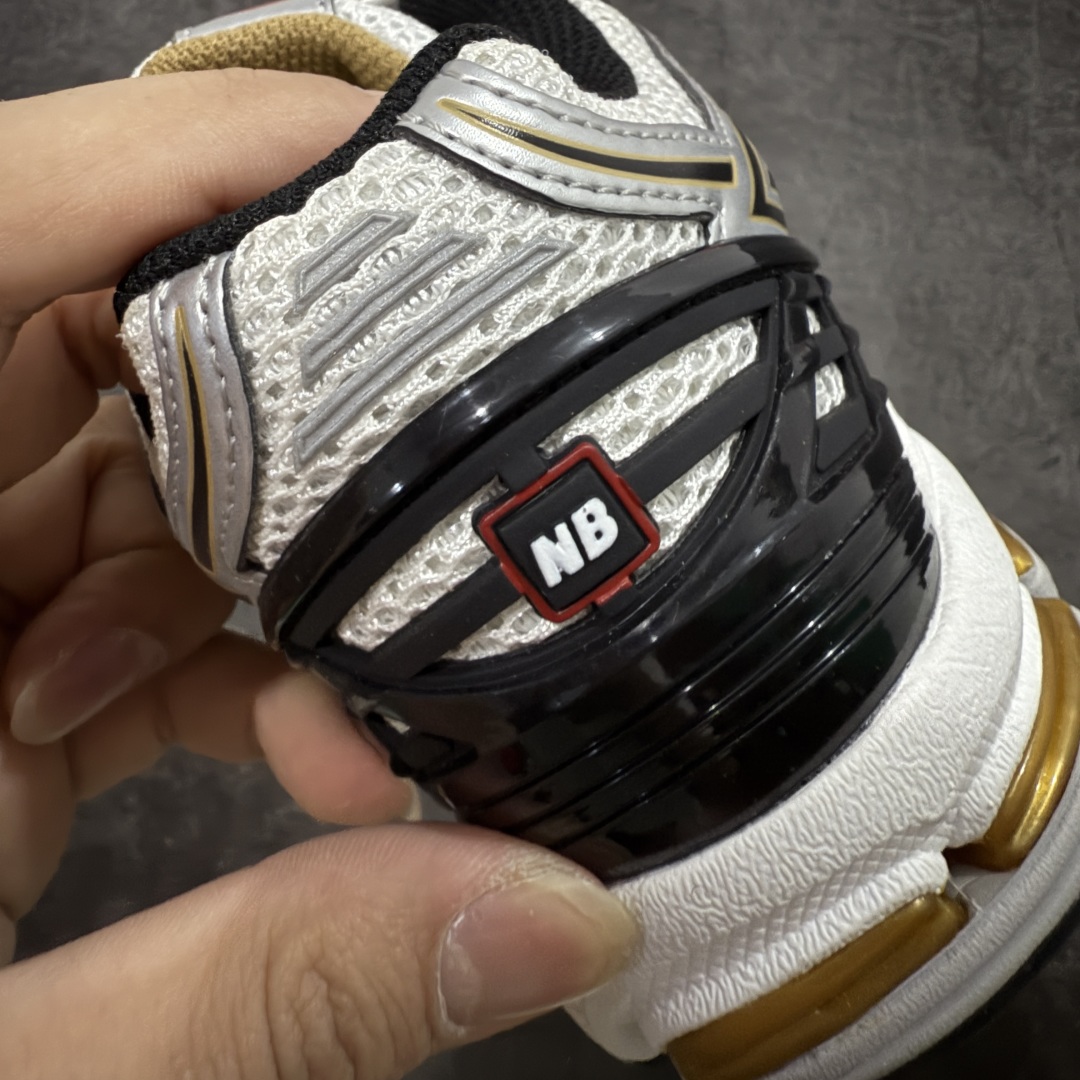 图片[2]-【BC纯原版】New Balance NB1906 复古跑鞋 M1906RA 全新版本 东莞大厂出品 市场第一梯队品质 绝对秒杀市场货 完美版型 正确组合大底 价格一步到位‼️ 全套原楦原纸板原厂数据开发 进口三明治网面 原装进口皮料正确绒感卡色 正确中底拉帮中底网布细节 原厂标裁 带紫光防伪 定制后跟透明水晶模块 冲裁组合 大底贴合程度胶水上色把控完美 整洁度挑战全网艺术家 多道序QC把关品质完善 匠心打造 耗时多月开发完成 工艺极其复杂难度可想而知 新开独立私模大底 正确六层组合大底 高端零售专供产物 尺码：36 37 37.5 38 38.5 39 40 40.5 41 42 42.5 43 44 45-选品中心