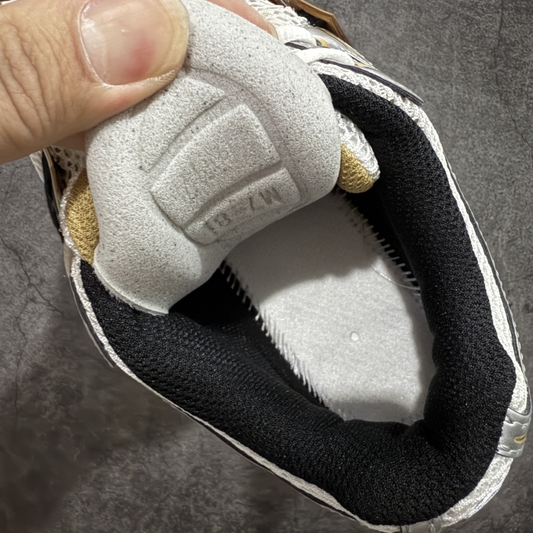 图片[9]-【BC纯原版】New Balance NB1906 复古跑鞋 M1906RA 全新版本 东莞大厂出品 市场第一梯队品质 绝对秒杀市场货 完美版型 正确组合大底 价格一步到位‼️ 全套原楦原纸板原厂数据开发 进口三明治网面 原装进口皮料正确绒感卡色 正确中底拉帮中底网布细节 原厂标裁 带紫光防伪 定制后跟透明水晶模块 冲裁组合 大底贴合程度胶水上色把控完美 整洁度挑战全网艺术家 多道序QC把关品质完善 匠心打造 耗时多月开发完成 工艺极其复杂难度可想而知 新开独立私模大底 正确六层组合大底 高端零售专供产物 尺码：36 37 37.5 38 38.5 39 40 40.5 41 42 42.5 43 44 45-选品中心