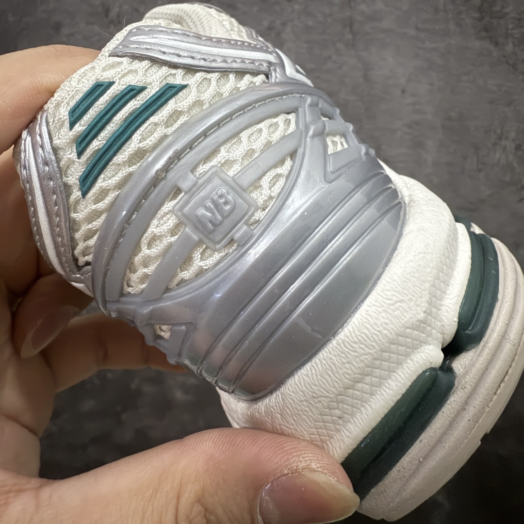 图片[2]-【BC纯原版】New Balance NB1906 复古跑鞋 M1906REE 全新版本 东莞大厂出品 市场第一梯队品质 绝对秒杀市场货 完美版型 正确组合大底 价格一步到位‼️ 全套原楦原纸板原厂数据开发 进口三明治网面 原装进口皮料正确绒感卡色 正确中底拉帮中底网布细节 原厂标裁 带紫光防伪 定制后跟透明水晶模块 冲裁组合 大底贴合程度胶水上色把控完美 整洁度挑战全网艺术家 多道序QC把关品质完善 匠心打造 耗时多月开发完成 工艺极其复杂难度可想而知 新开独立私模大底 正确六层组合大底 高端零售专供产物 尺码：36 37 37.5 38 38.5 39 40 40.5 41 42 42.5 43 44 45-选品中心