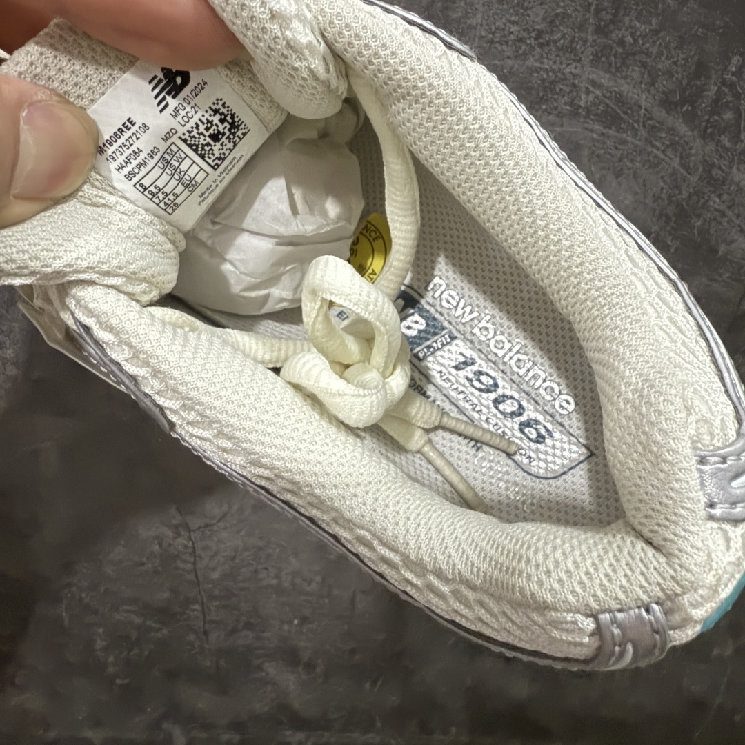图片[8]-【BC纯原版】New Balance NB1906 复古跑鞋 M1906REE 全新版本 东莞大厂出品 市场第一梯队品质 绝对秒杀市场货 完美版型 正确组合大底 价格一步到位‼️ 全套原楦原纸板原厂数据开发 进口三明治网面 原装进口皮料正确绒感卡色 正确中底拉帮中底网布细节 原厂标裁 带紫光防伪 定制后跟透明水晶模块 冲裁组合 大底贴合程度胶水上色把控完美 整洁度挑战全网艺术家 多道序QC把关品质完善 匠心打造 耗时多月开发完成 工艺极其复杂难度可想而知 新开独立私模大底 正确六层组合大底 高端零售专供产物 尺码：36 37 37.5 38 38.5 39 40 40.5 41 42 42.5 43 44 45-选品中心