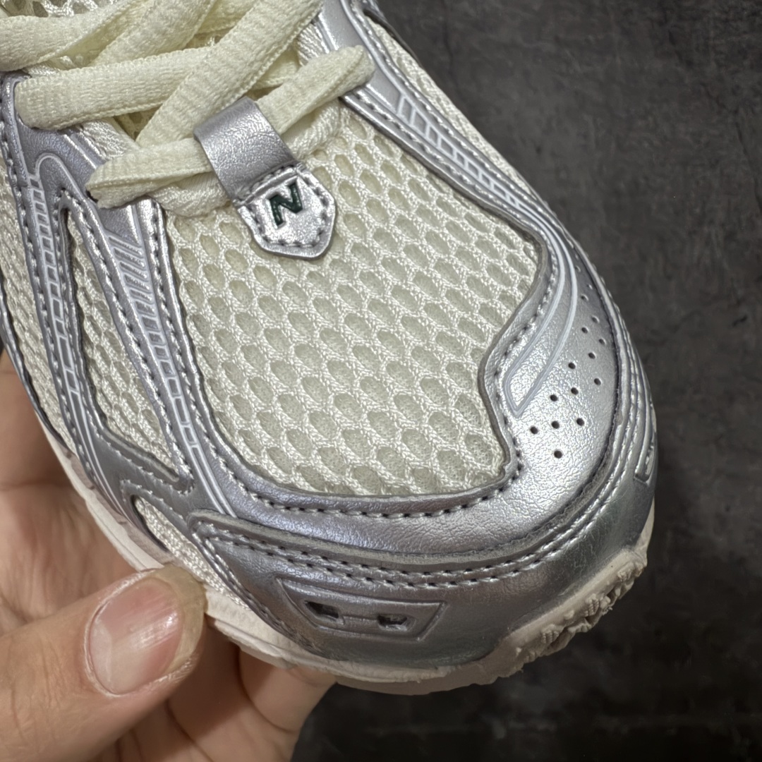 图片[6]-【BC纯原版】New Balance NB1906 复古跑鞋 M1906REE 全新版本 东莞大厂出品 市场第一梯队品质 绝对秒杀市场货 完美版型 正确组合大底 价格一步到位‼️ 全套原楦原纸板原厂数据开发 进口三明治网面 原装进口皮料正确绒感卡色 正确中底拉帮中底网布细节 原厂标裁 带紫光防伪 定制后跟透明水晶模块 冲裁组合 大底贴合程度胶水上色把控完美 整洁度挑战全网艺术家 多道序QC把关品质完善 匠心打造 耗时多月开发完成 工艺极其复杂难度可想而知 新开独立私模大底 正确六层组合大底 高端零售专供产物 尺码：36 37 37.5 38 38.5 39 40 40.5 41 42 42.5 43 44 45-选品中心