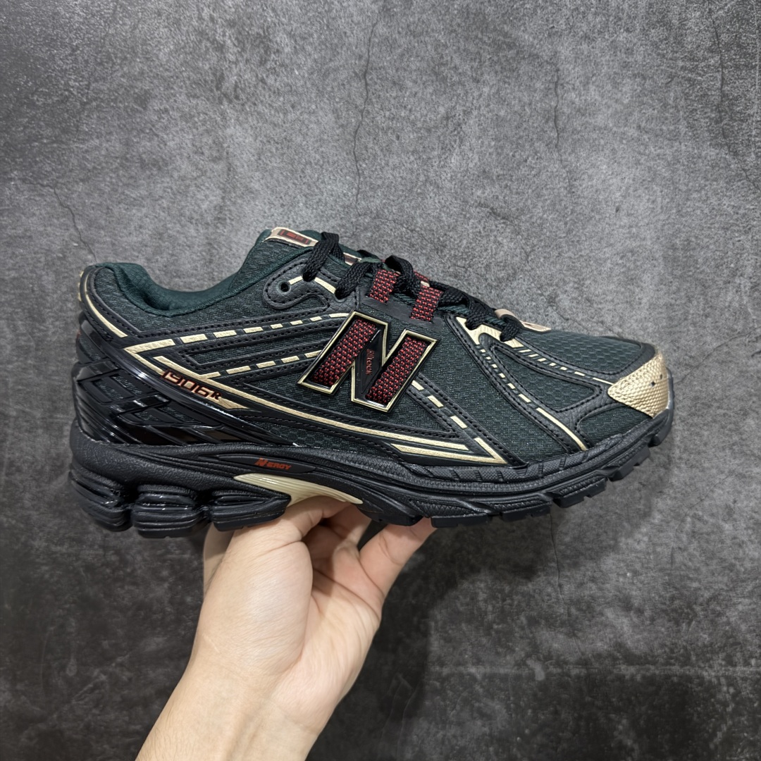 【BC纯原版】New Balance NB1906 复古跑鞋 M1906RKS 全新版本 东莞大厂出品 市场第一梯队品质 绝对秒杀市场货 完美版型 正确组合大底 价格一步到位‼️ 全套原楦原纸板原厂数据开发 进口三明治网面 原装进口皮料正确绒感卡色 正确中底拉帮中底网布细节 原厂标裁 带紫光防伪 定制后跟透明水晶模块 冲裁组合 大底贴合程度胶水上色把控完美 整洁度挑战全网艺术家 多道序QC把关品质完善 匠心打造 耗时多月开发完成 工艺极其复杂难度可想而知 新开独立私模大底 正确六层组合大底 高端零售专供产物 尺码:36 37 37.5 38 38.5 39 40 40.5 41 42 42.5 43 44 45-选品中心