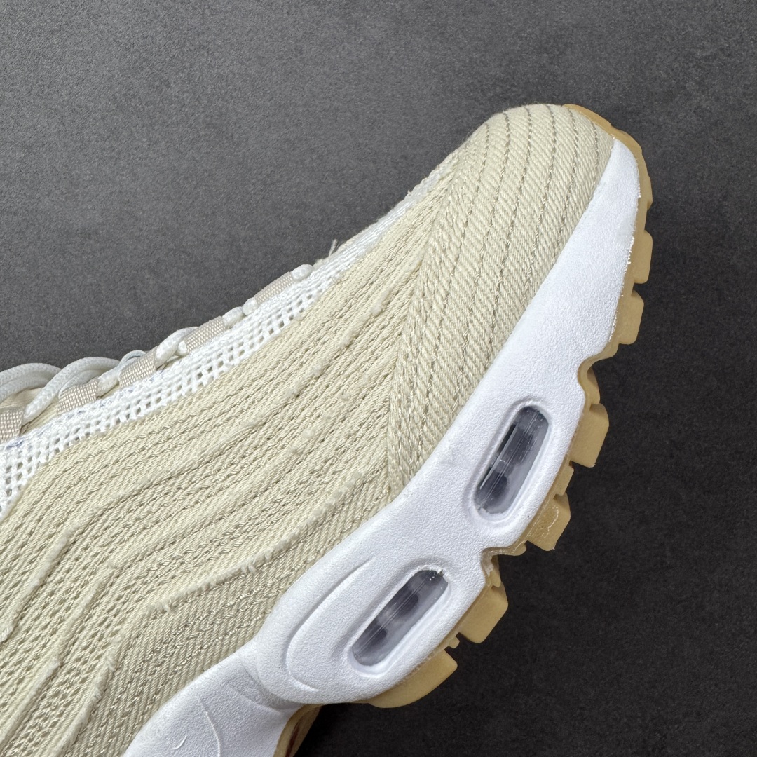 图片[5]-【PE版本】NK Air Max 95 SP 复古减震气垫跑鞋 HM4743-100 经典重温 鞋款设计灵感源于人体构造 中底设计基于人体的脊柱构造 是整体设计的核心 尼龙孔眼代表了肋骨 而分层式面板和网眼象征着肌肉纤维和肉体组织 Air Max 95采用了两个独立的吹塑成型的Air-Sole单元 并首次在前掌使用可视化气垫设计 Swoosh logo夜当作一个 点符号放在了鞋子的后帮位置 20年的发展让 AIR MAX 95有了不同的故事 20年后再度面向世人的时候 焕然一新的面貌 让人有了另外一种清新脱俗的感觉 尺码：40 40.5 41 42 42.5 43 44 44.5 45 46 47.5-选品中心