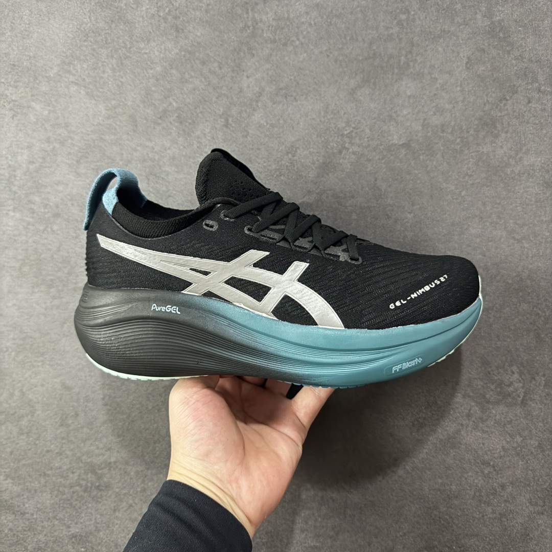 【公司级】Asics GEL-NIMBUS 27 LITE-SHOW CN复古单品 ASICS(亚瑟士) 是日本实业家鬼冢喜八郎创立的跑鞋运动品牌,名宇想法源自著名的拉丁谚语“AnimaSana In Corpore Sano”,意为“健全的精神寓于强健的体魄”。正如其名字的含义,ASICS亚瑟士一直坚信保持身体的健康与活力是打造健康快乐的生活方式的最佳途径。亚瑟士的跑鞋、篮球鞋等系列集专业与美貌于一身,拥有极高的热度 货号:1011C093-001 尺码:36 37 37.5 38 39 39.5 40 40.5 41.5 42 42.5 43.5 44 45 46 编码:FSB240250-选品中心