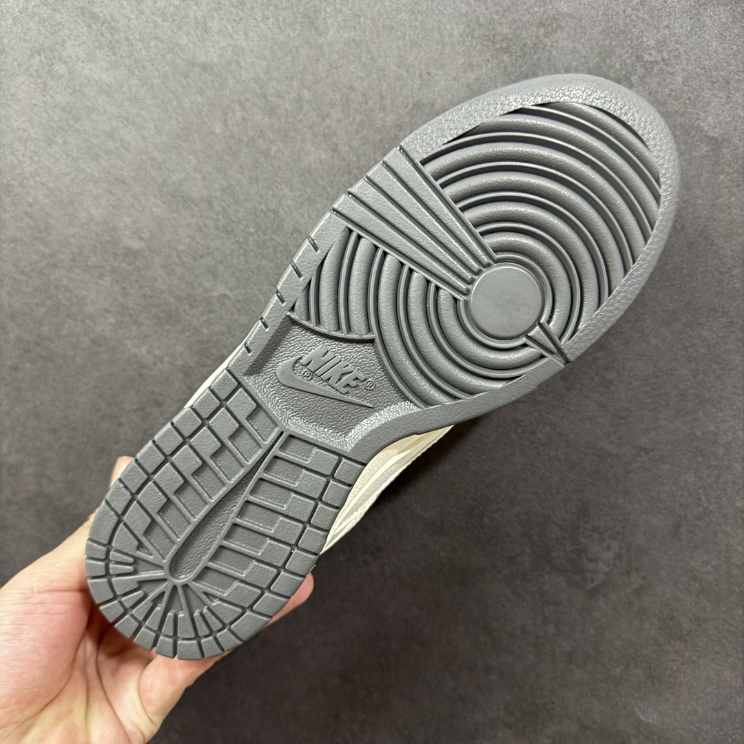 图片[9]-【公司级】Nike SB Dunk Low 高端定制联名 纯原大厂出品 极力推荐 原装头层材料 独家版型蒸餾加工 帶來的是更好的视觉和脚感体验 大厂纯原品质出货 清洁度 电绣工艺 皮料切割干净无任何毛边 细节完美 货号：JP1628-056 尺码：36 36.5 37.5 38 38.5 39 40 40.5 41 42 42.5 43 44 44.5 45 编码：FSB250260-选品中心