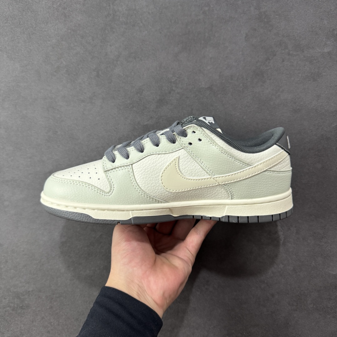 图片[2]-【公司级】Nike SB Dunk Low 高端定制联名 纯原大厂出品 极力推荐 原装头层材料 独家版型蒸餾加工 帶來的是更好的视觉和脚感体验 大厂纯原品质出货 清洁度 电绣工艺 皮料切割干净无任何毛边 细节完美 货号：JP1628-056 尺码：36 36.5 37.5 38 38.5 39 40 40.5 41 42 42.5 43 44 44.5 45 编码：FSB250260-选品中心