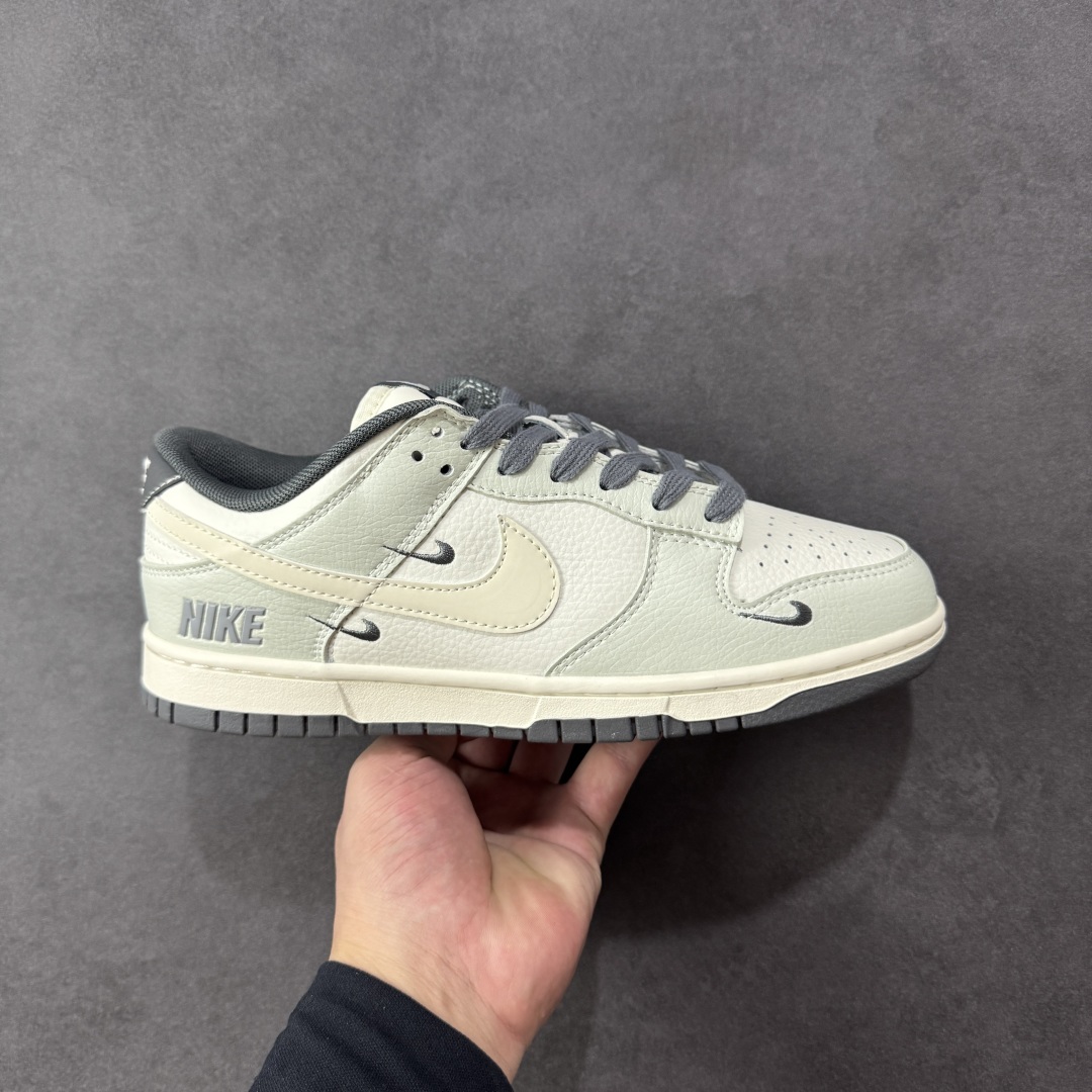 【公司级】Nike SB Dunk Low 高端定制联名 纯原大厂出品 极力推荐 原装头层材料 独家版型蒸餾加工 帶來的是更好的视觉和脚感体验 大厂纯原品质出货 清洁度 电绣工艺 皮料切割干净无任何毛边 细节完美 货号:JP1628-056 尺码:36 36.5 37.5 38 38.5 39 40 40.5 41 42 42.5 43 44 44.5 45 编码:FSB250260-选品中心