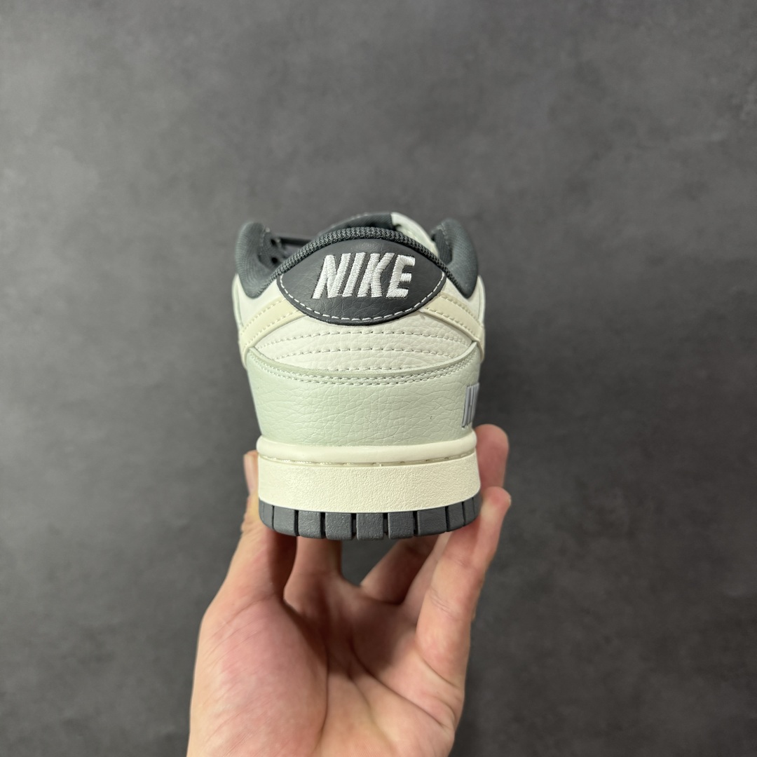 图片[4]-【公司级】Nike SB Dunk Low 高端定制联名 纯原大厂出品 极力推荐 原装头层材料 独家版型蒸餾加工 帶來的是更好的视觉和脚感体验 大厂纯原品质出货 清洁度 电绣工艺 皮料切割干净无任何毛边 细节完美 货号：JP1628-056 尺码：36 36.5 37.5 38 38.5 39 40 40.5 41 42 42.5 43 44 44.5 45 编码：FSB250260-选品中心