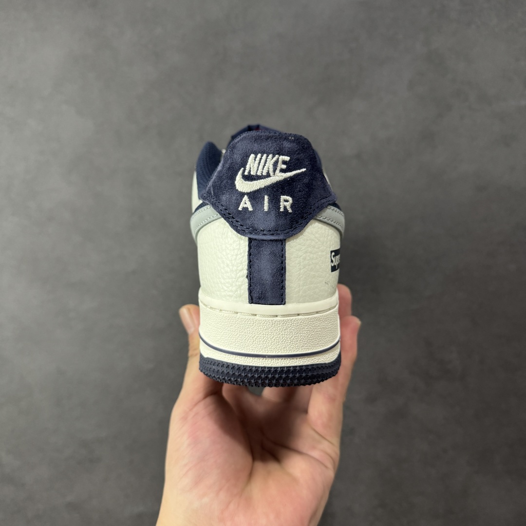 图片[4]-【定制版】Nike Air Force 1 \’07 Low “superme联名—米白蓝猪八双钩 ” 高端定制 低帮休闲板鞋 定制鞋盒 大厂纯原品质出货 超高清洁度 皮料切割干净无任何毛边 细节完美 货号：KX2532-504 尺码：36 36.5 37.5 38 38.5 39 40 40.5 41 42 42.5 43 44 44.5 45 编码：QFB310320-选品中心