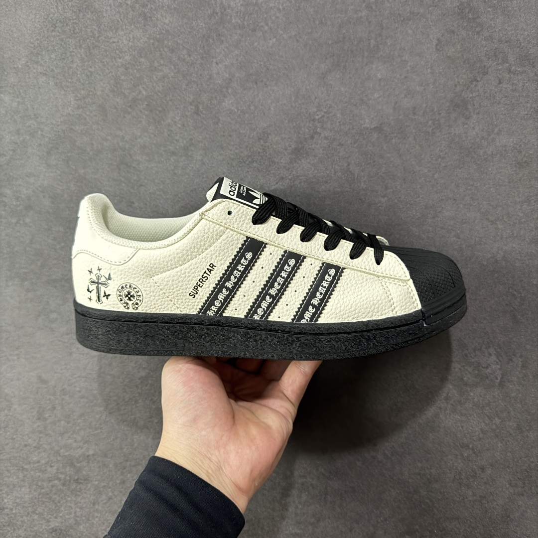 【定制版】adidas Gazelle INdoor W 克罗心联名 定制贝壳头 三叶草休闲防滑耐磨低帮板鞋鞋头出色设计 塑就出众贴合感稳固的后跟贴合足部曲线设计软弹舒适 不易磨脚橡胶鞋底配合防滑纹路设计 平稳抓地 货号:DS0025 尺码:36 36.5 37.5 38 38.5 39 40 40.5 41 42 42.5 43 44 45 编码:QFB290300-选品中心