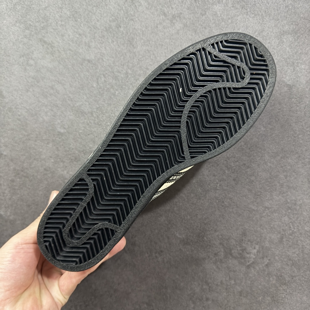图片[9]-【定制版】adidas Gazelle INdoor W 克罗心联名 定制贝壳头 三叶草休闲防滑耐磨低帮板鞋鞋头出色设计 塑就出众贴合感稳固的后跟贴合足部曲线设计软弹舒适 不易磨脚橡胶鞋底配合防滑纹路设计 平稳抓地 货号：DS0025 尺码：36 36.5 37.5 38 38.5 39 40 40.5 41 42 42.5 43 44 45 编码：QFB290300-选品中心